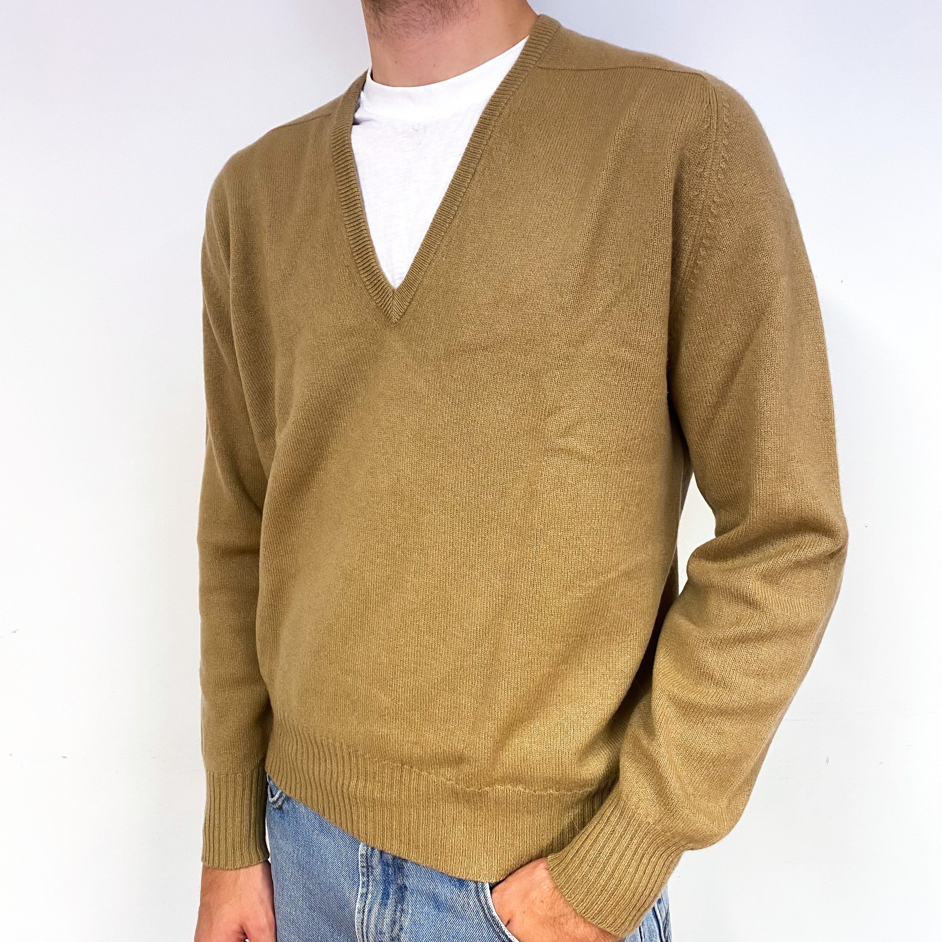Men’s Vintage Camel V Neck Jumper Large