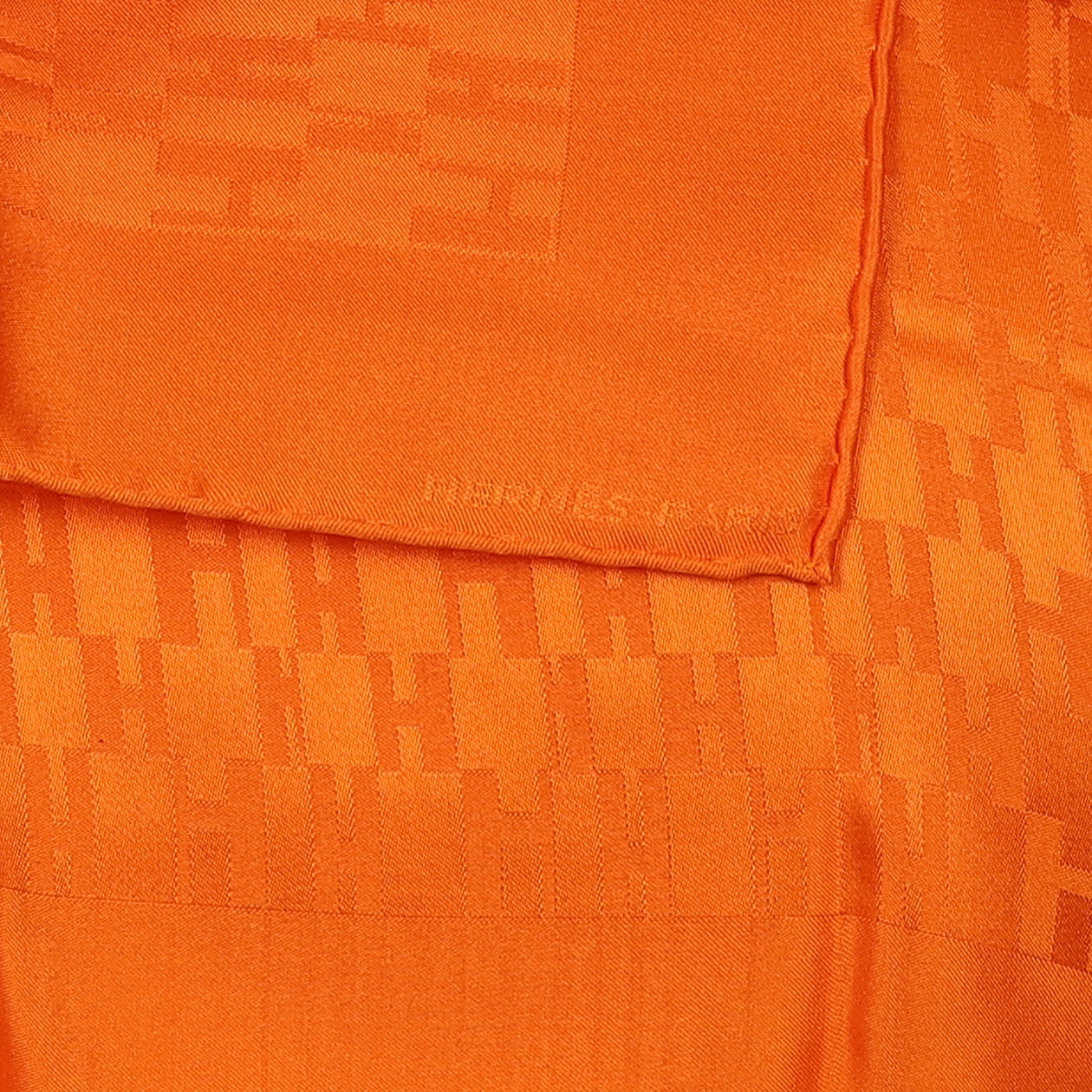 Pristine Hermès H Silk 42 Scarf