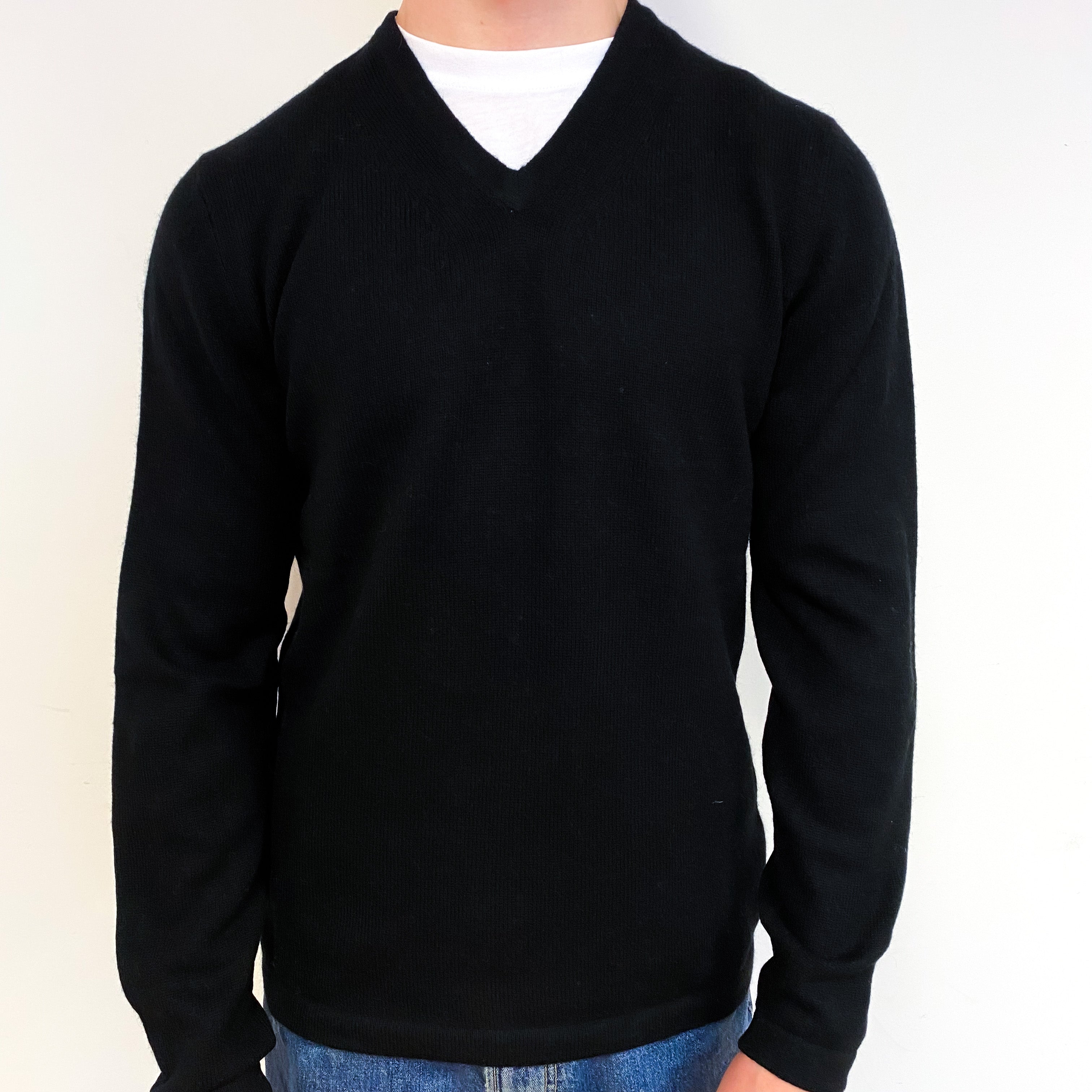 Men's Black Cashmere V-Neck Jumper Small