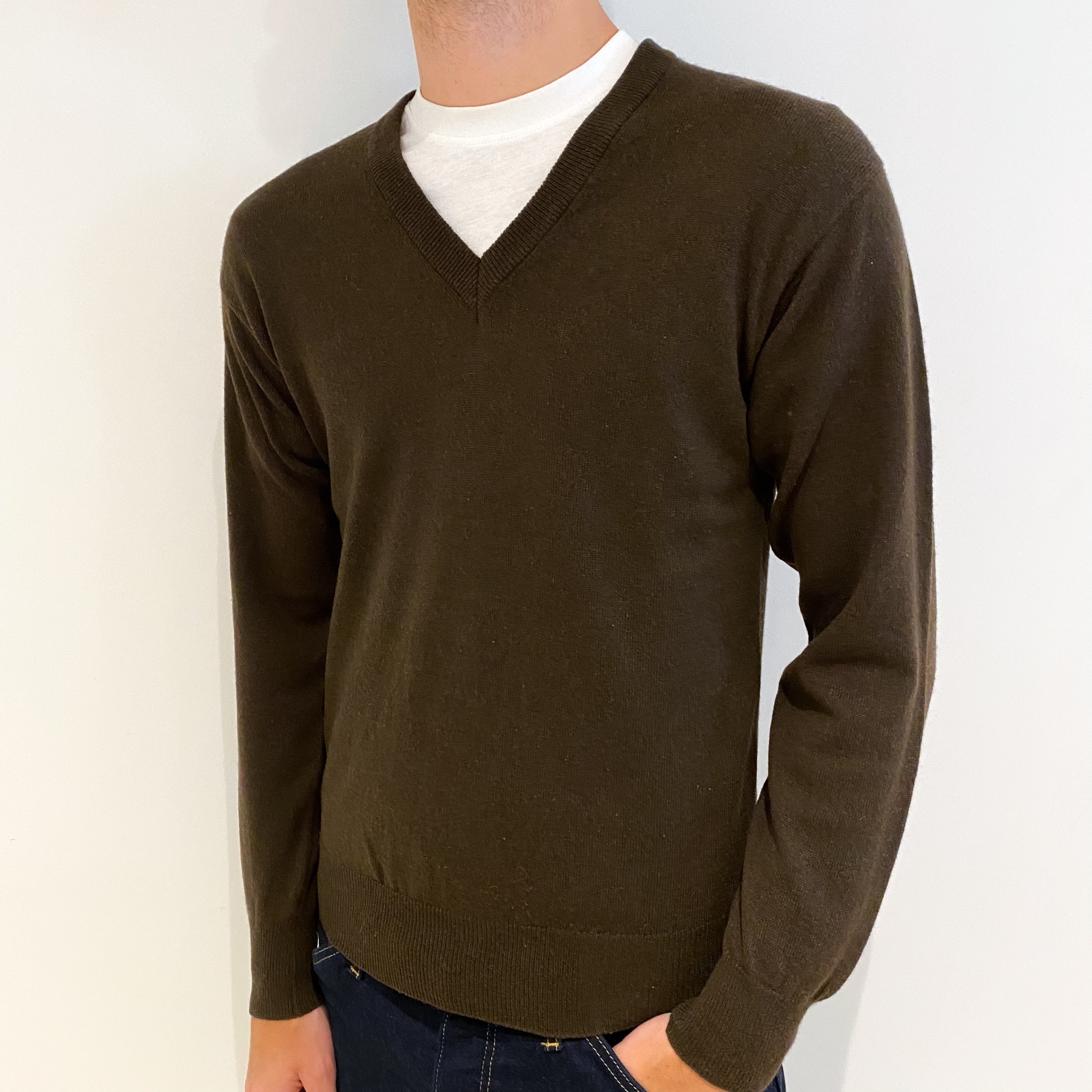 Men's Vintage Chocolate Brown Cashmere V-Neck Jumper Medium