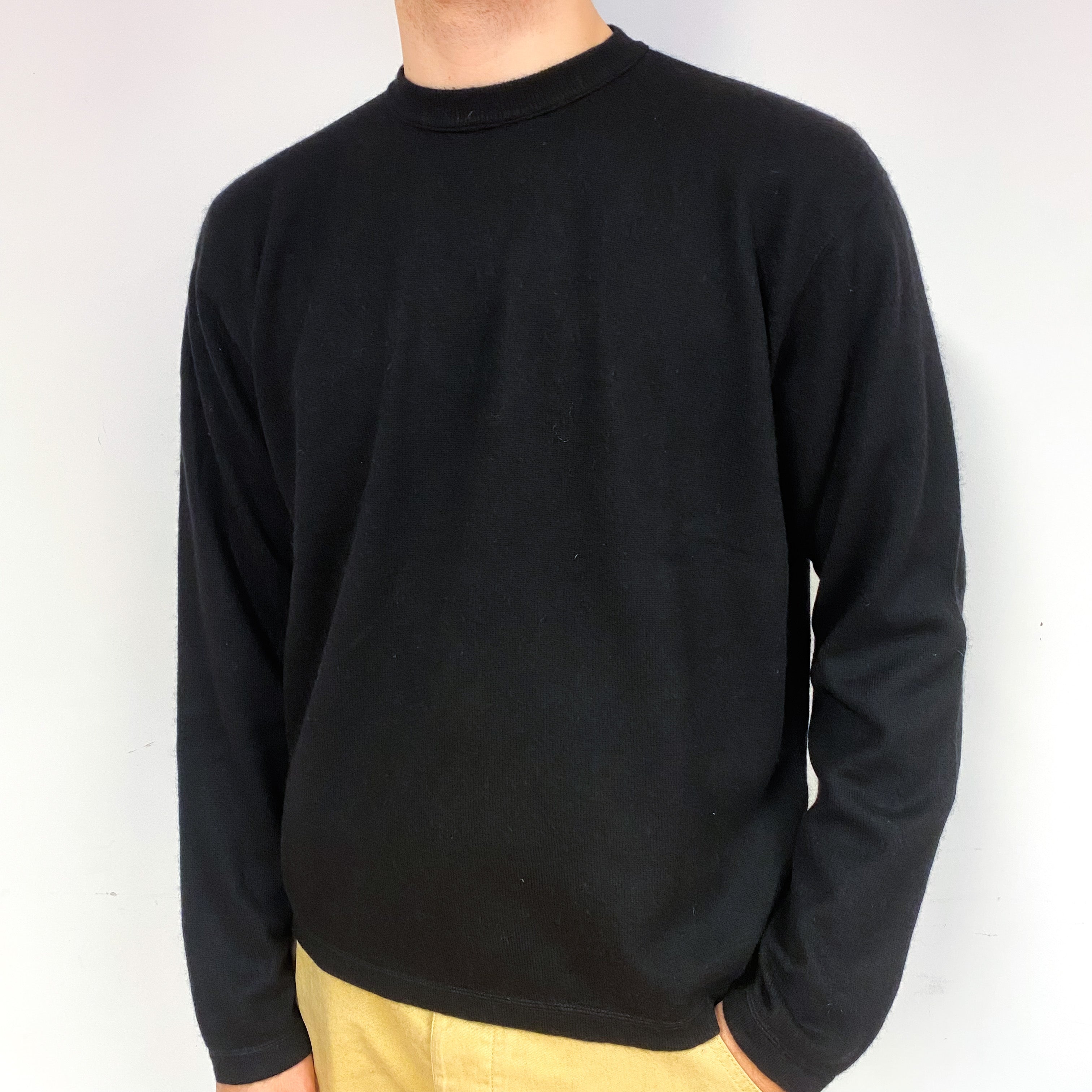Men's Black Cashmere Crew Neck Jumper Large