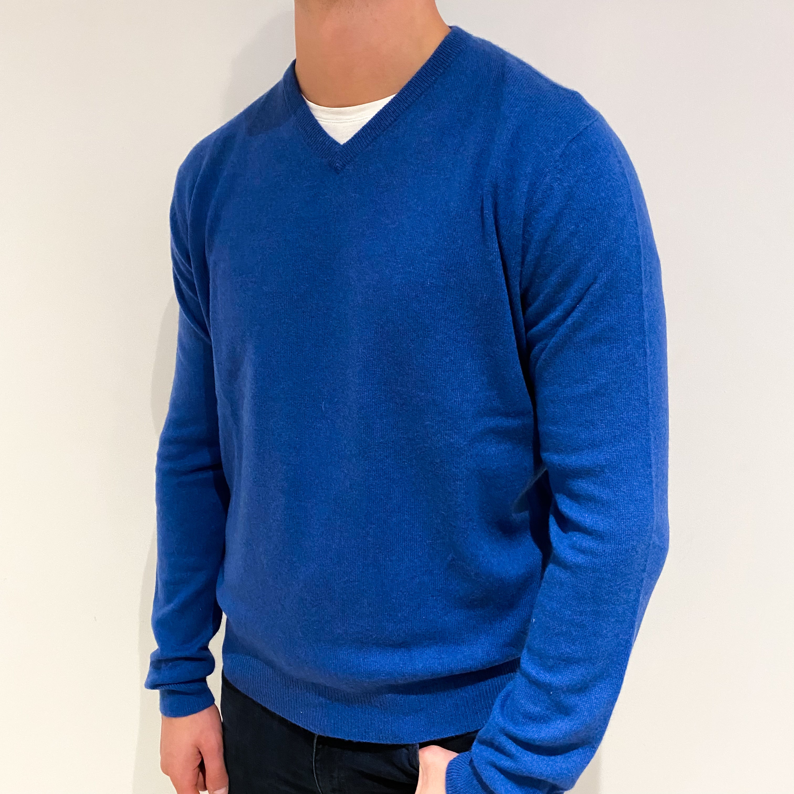 Men's Tanzanite Blue Cashmere V Neck Jumper XL