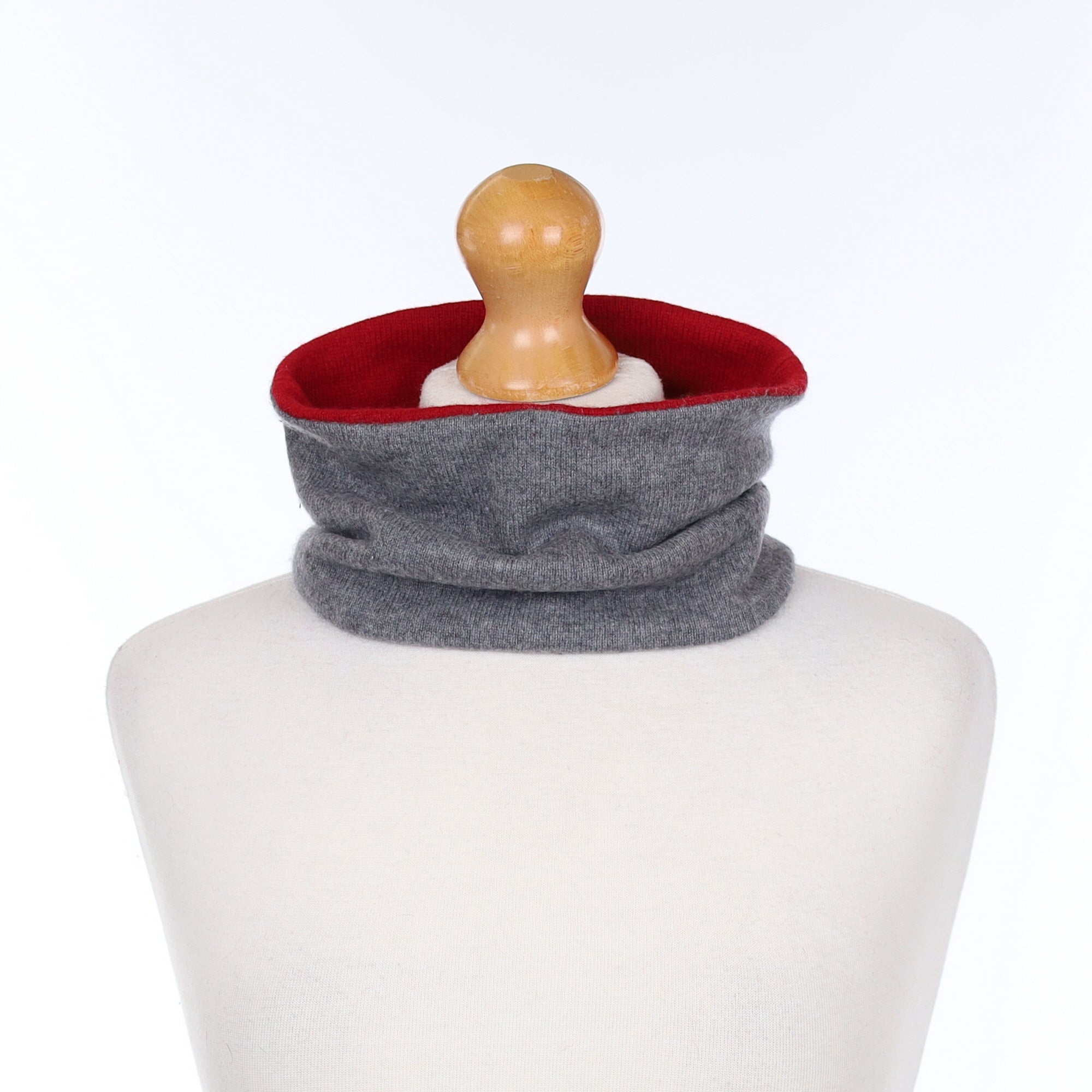 Men’s Slate Grey and Red Cashmere Neck Warmer