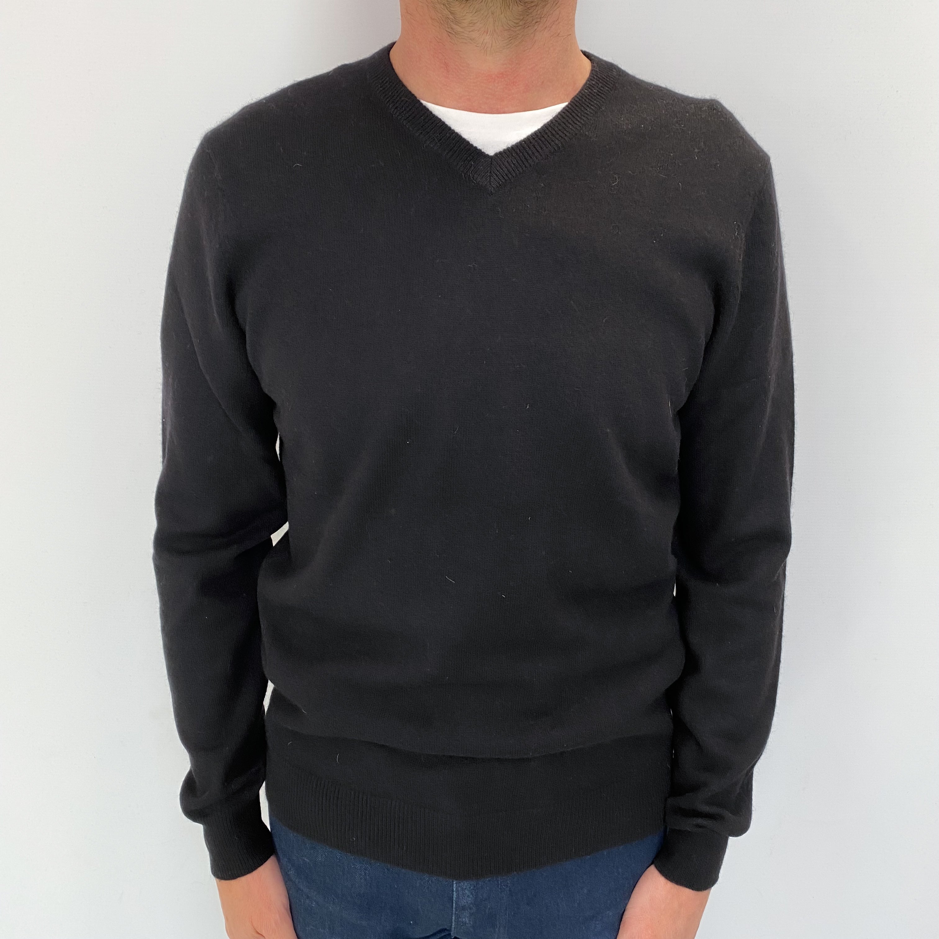 Men's Black Cashmere V Neck Jumper Small