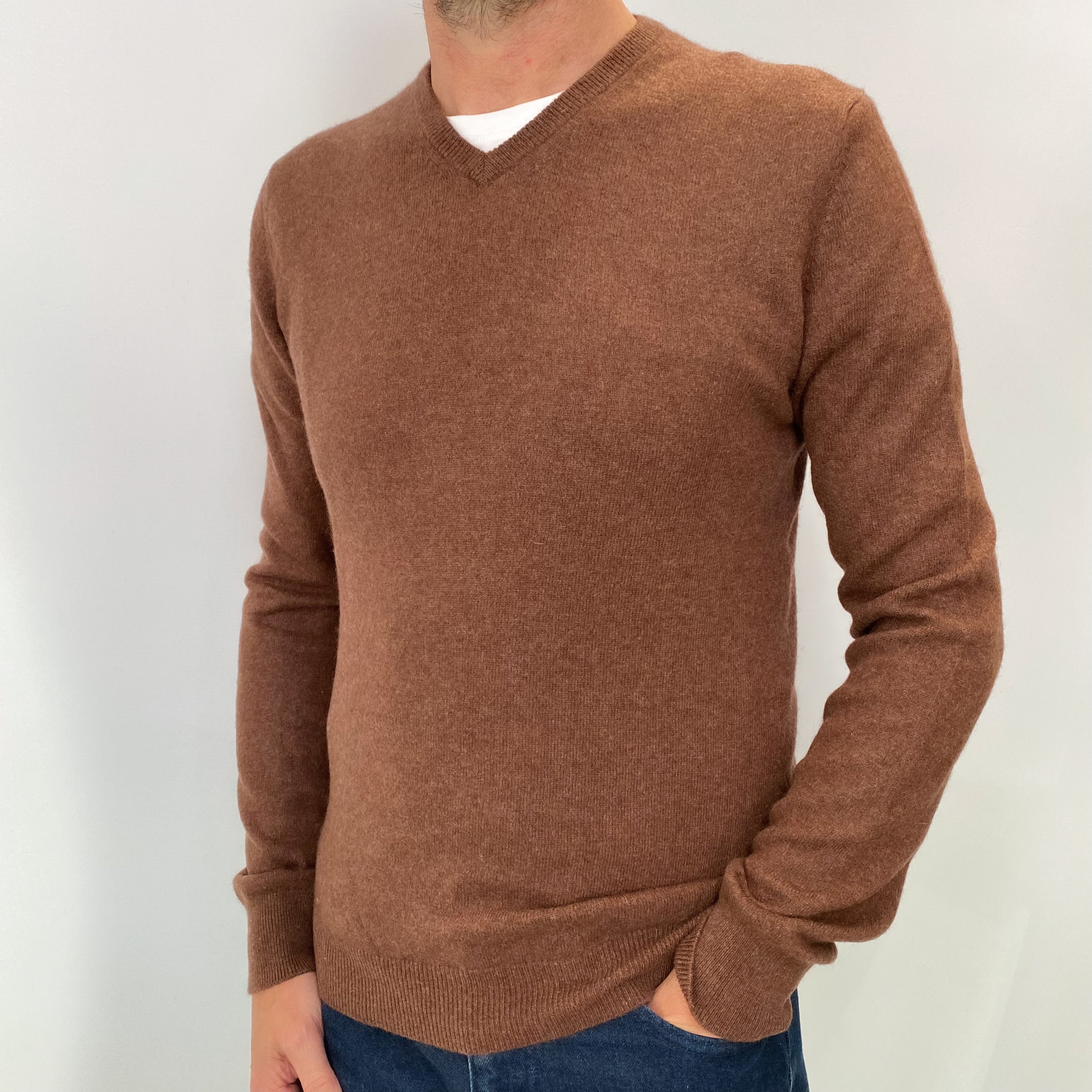 Chocolate Brown Men's Cashmere V Neck Jumper Small