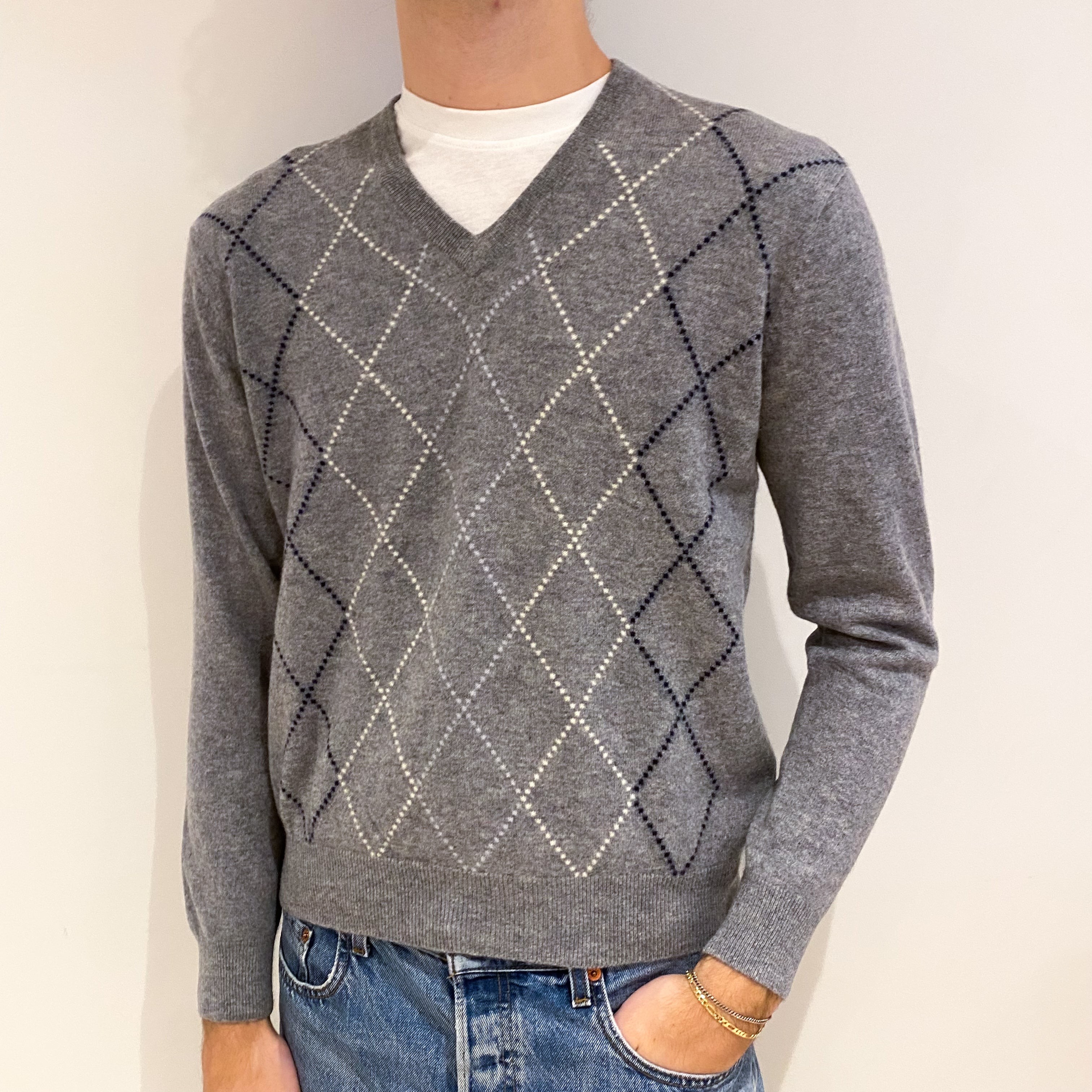 Men's Ash Grey Diamond Cashmere V Neck Jumper Medium