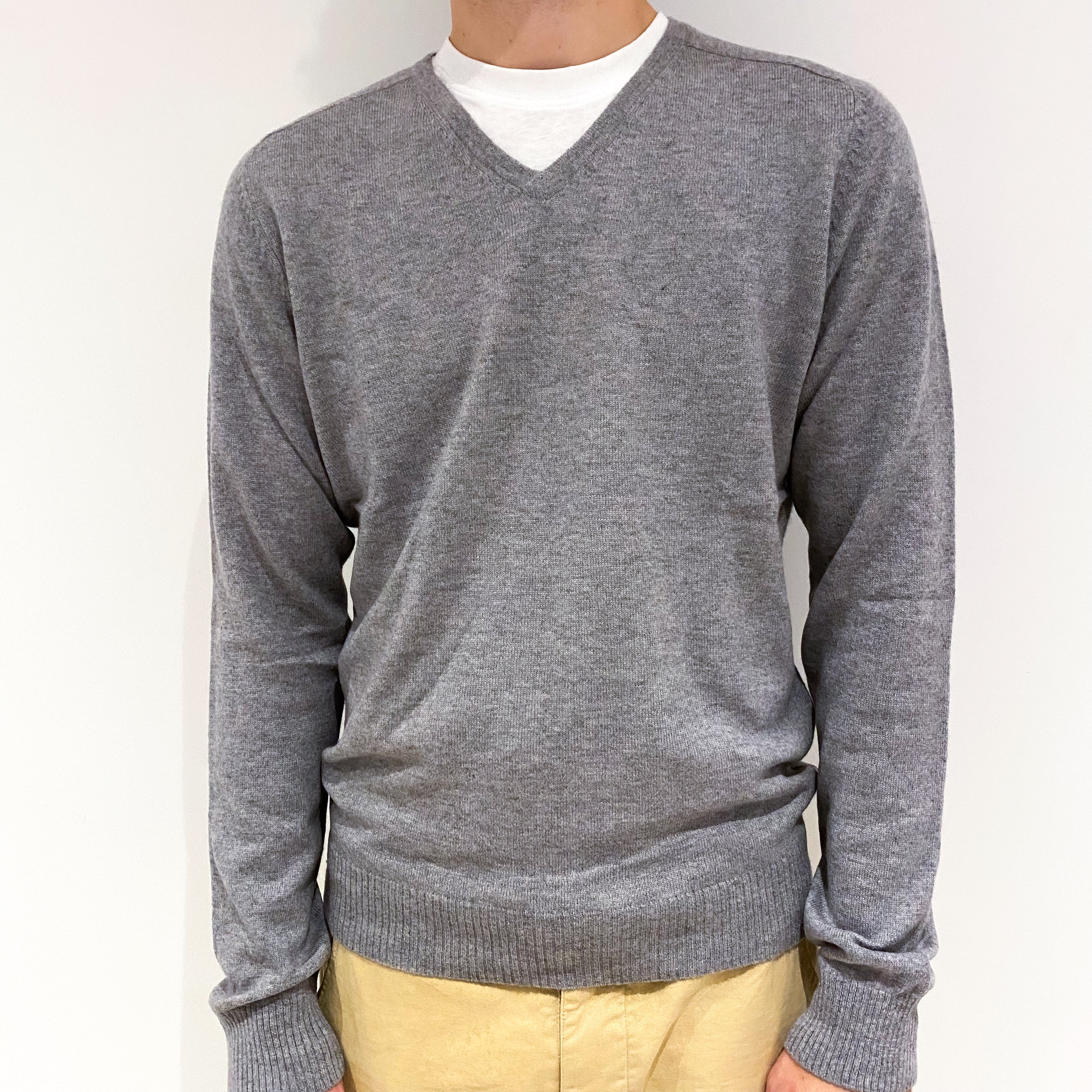 Men's Smoke Grey Cashmere V-Neck Jumper Large
