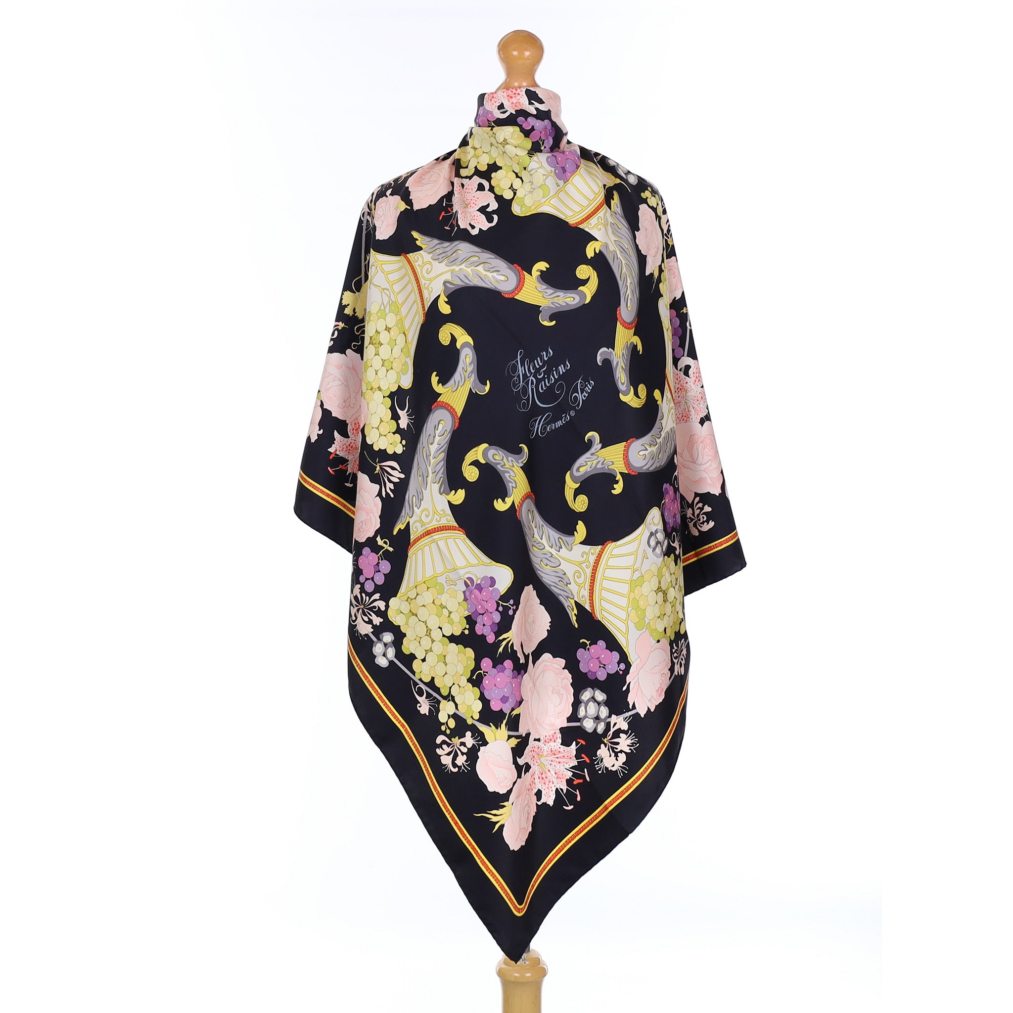 Hermès Fleurs Et Raisins Silk Scarf