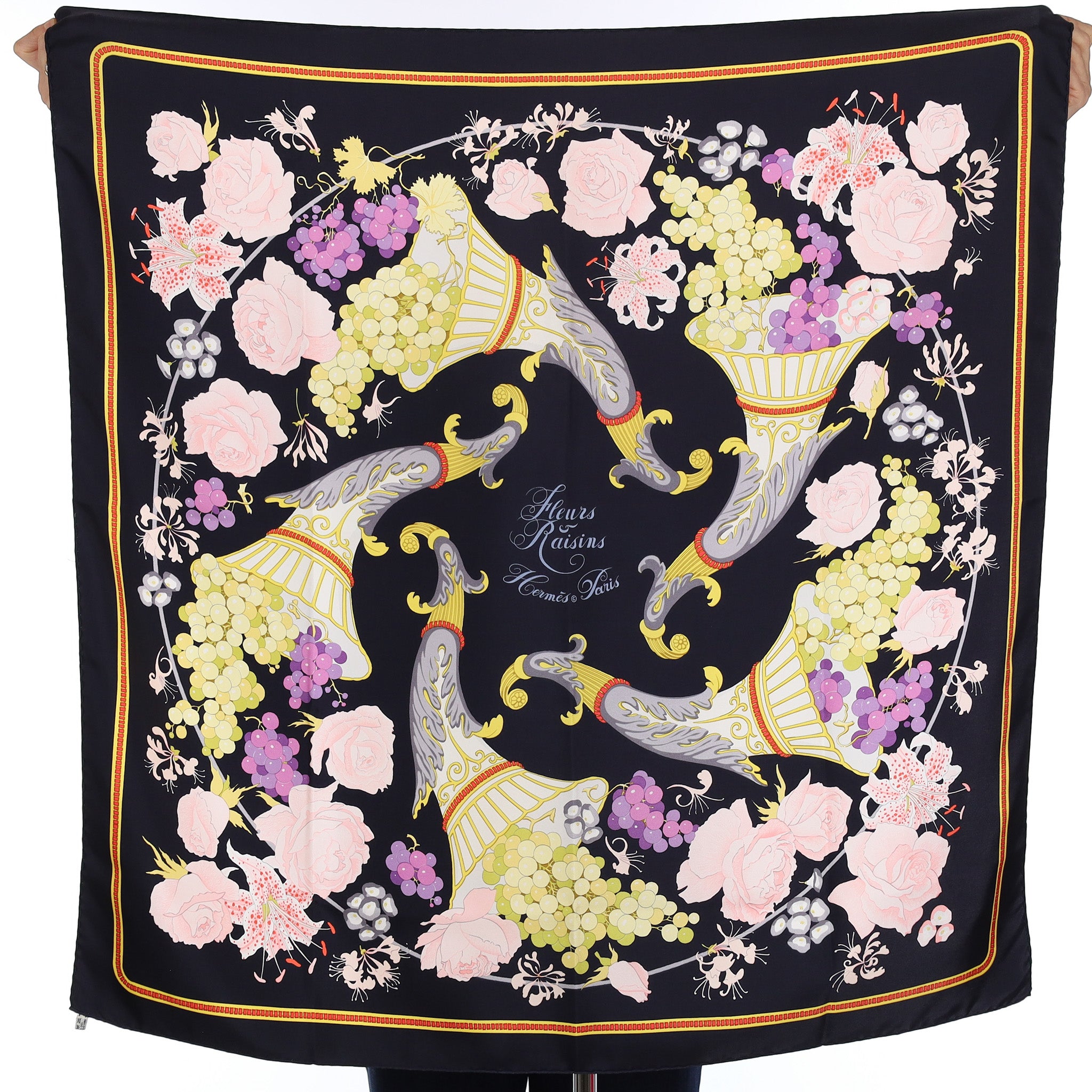 Hermès Fleurs Et Raisins Silk Scarf