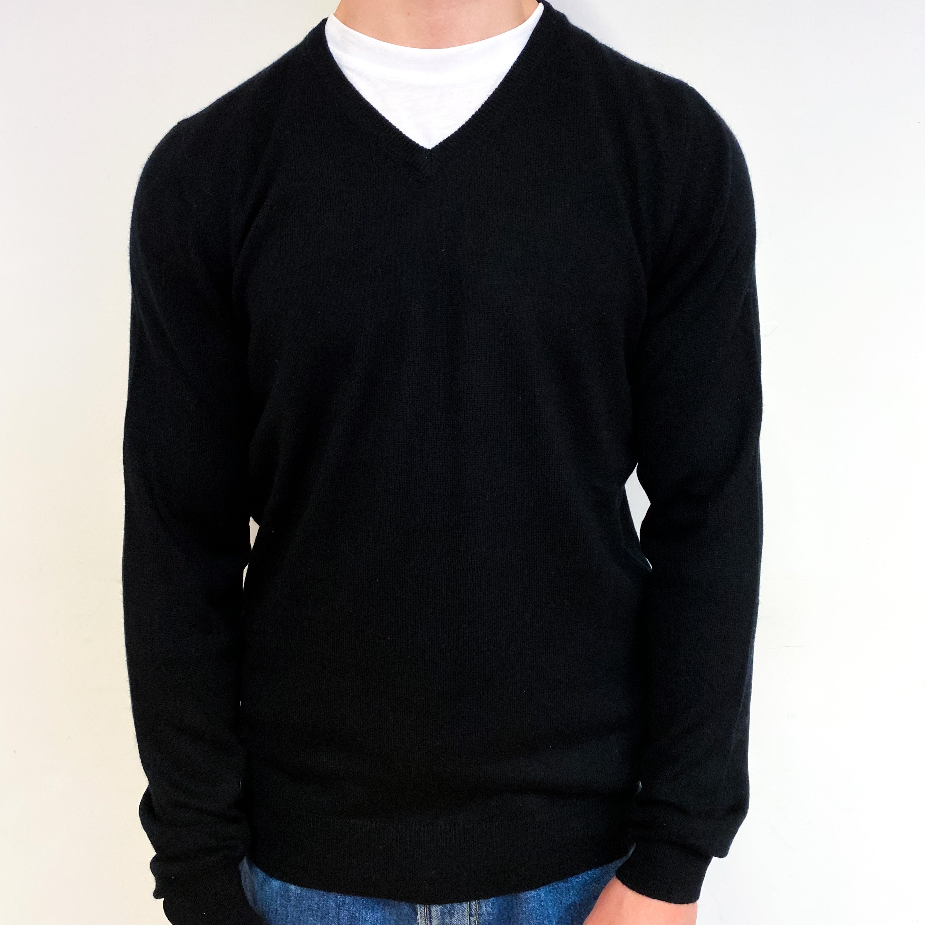 Men's Black Cashmere V-Neck Jumper Small