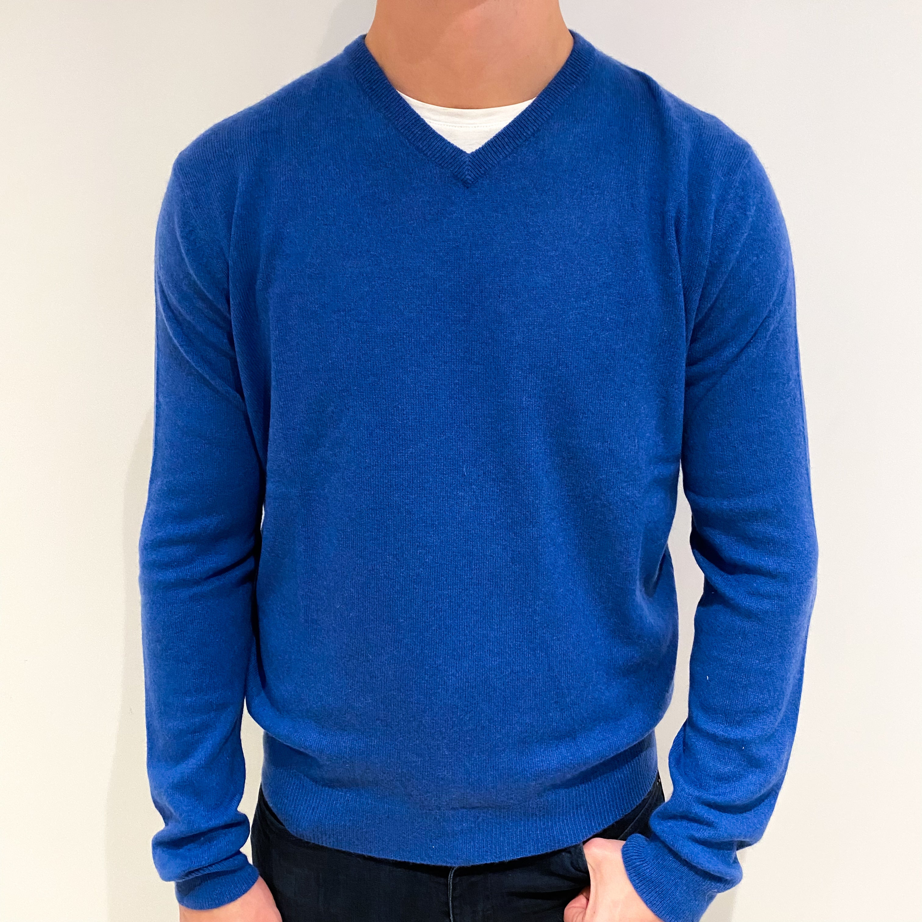 Men's Tanzanite Blue Cashmere V Neck Jumper XL