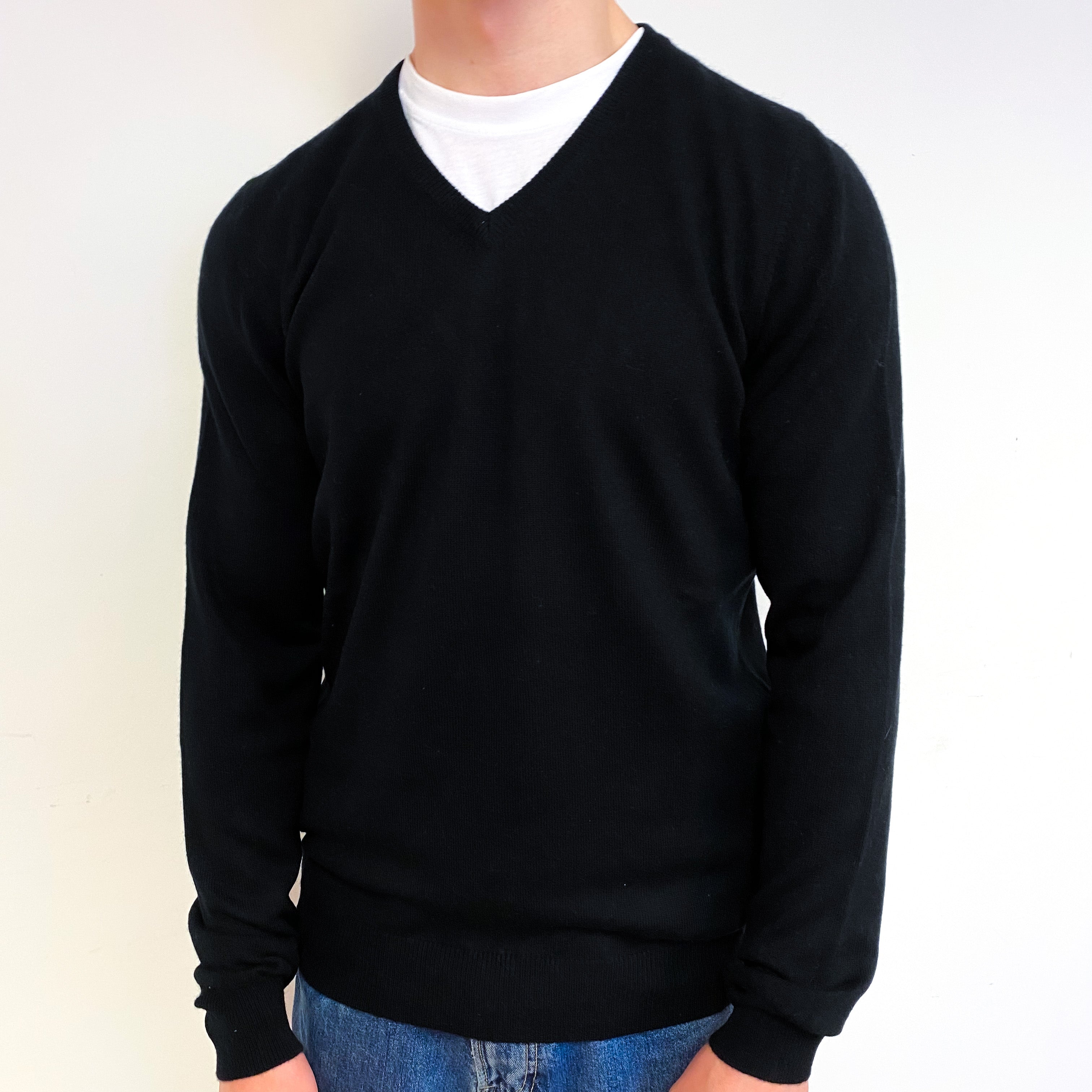 Men's Black Cashmere V-Neck Jumper Small