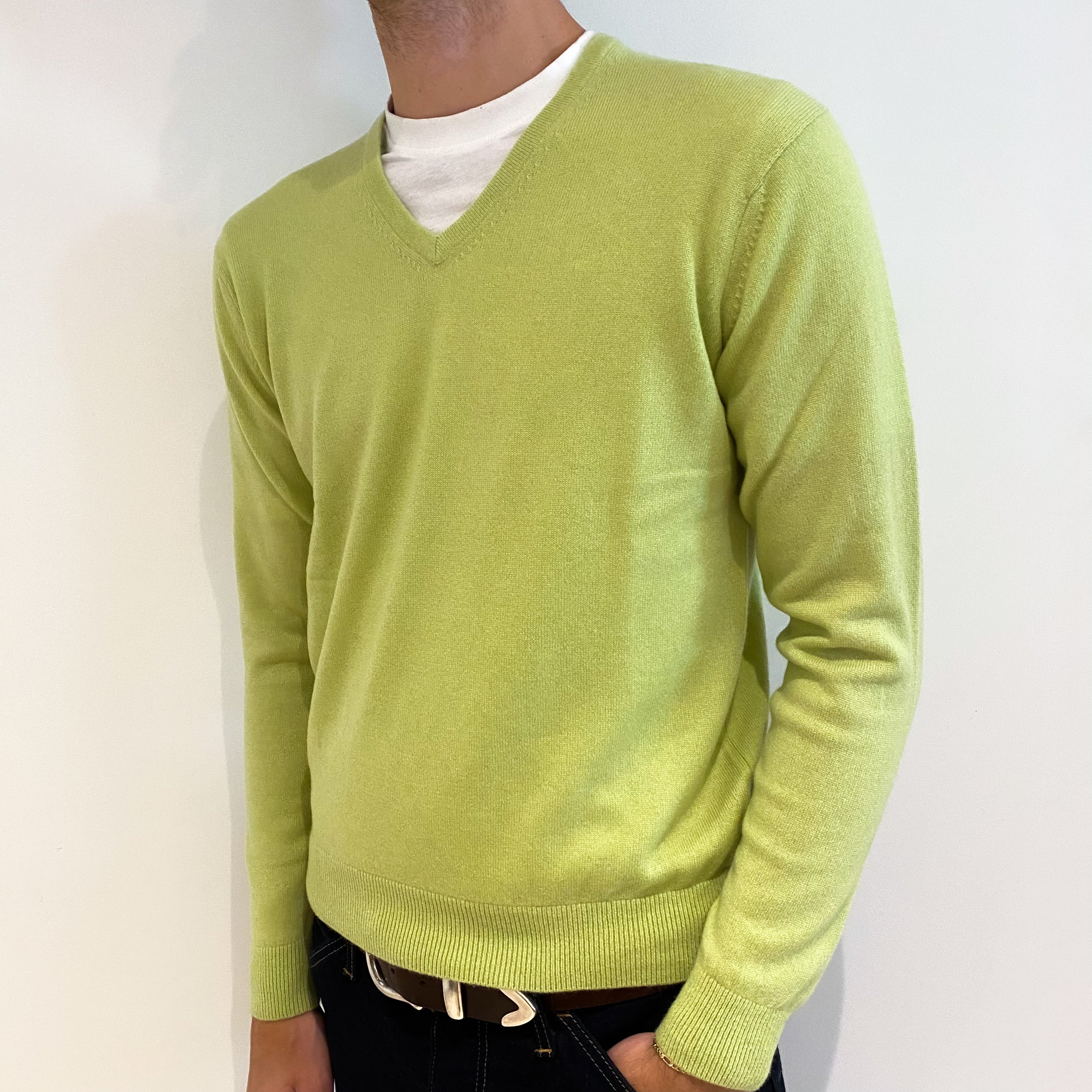 Men's Pistachio Green Cashmere V-Neck Jumper Medium