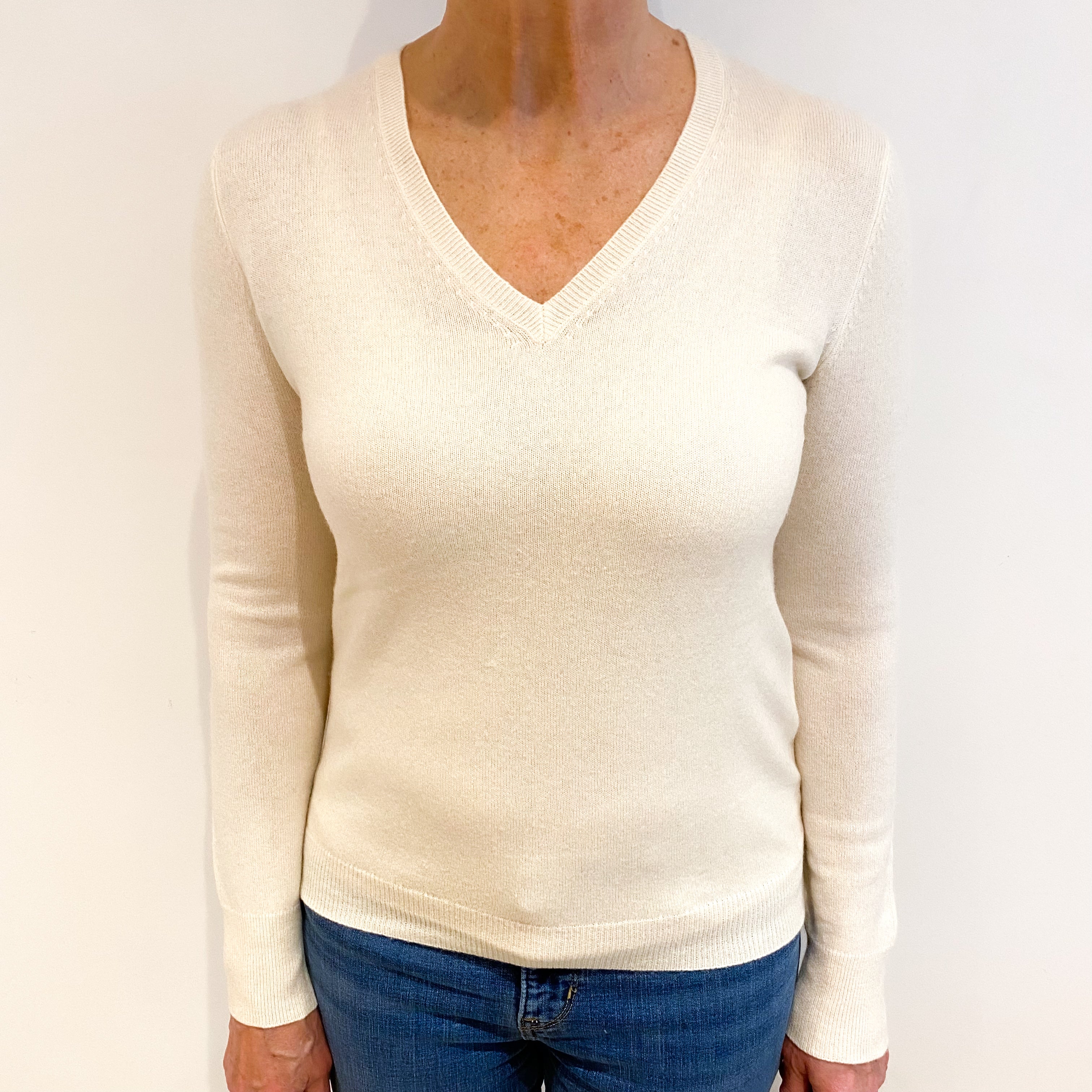 Clotted Cream Cashmere V Neck Jumper Medium