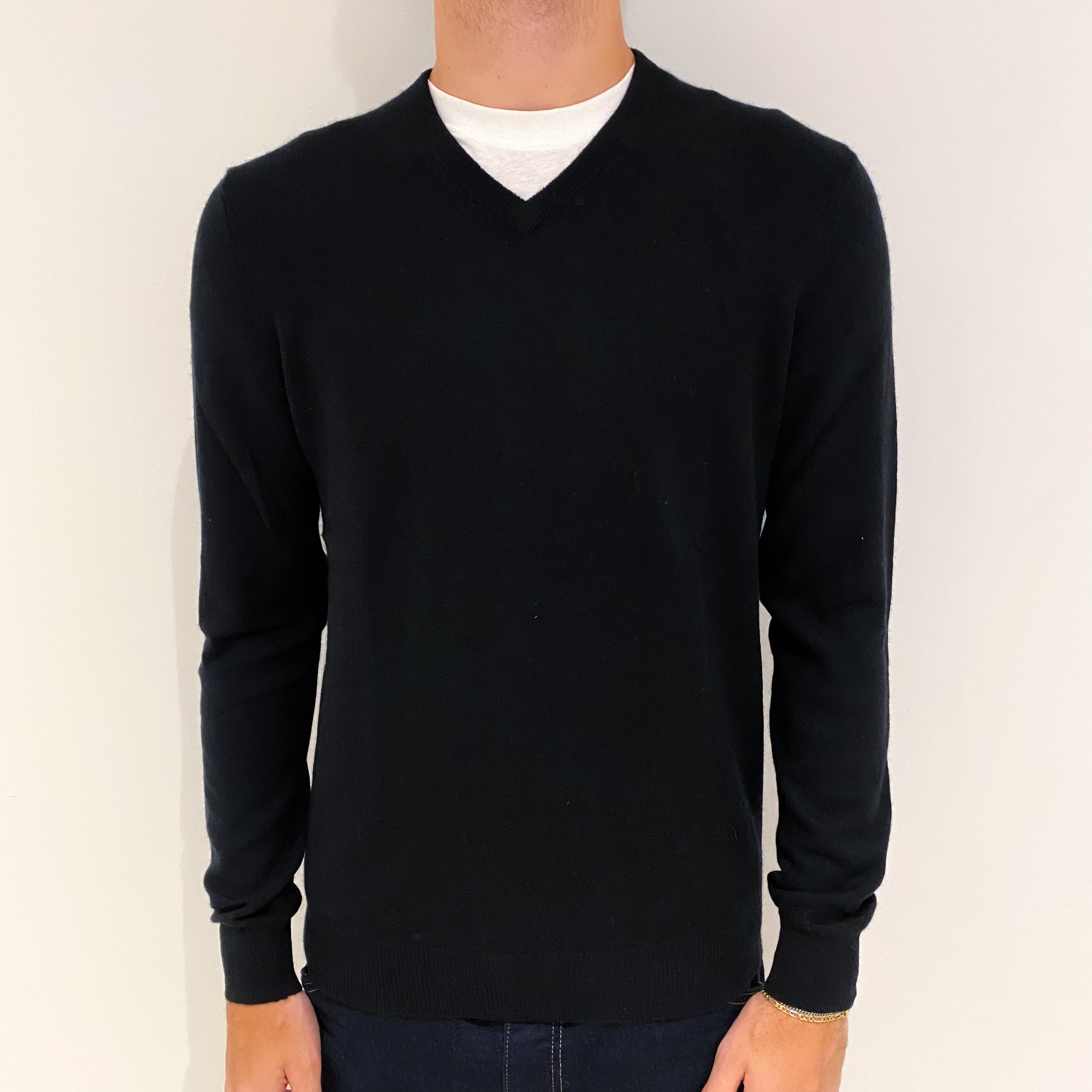 Men's Black Cashmere V-Neck Jumper Medium