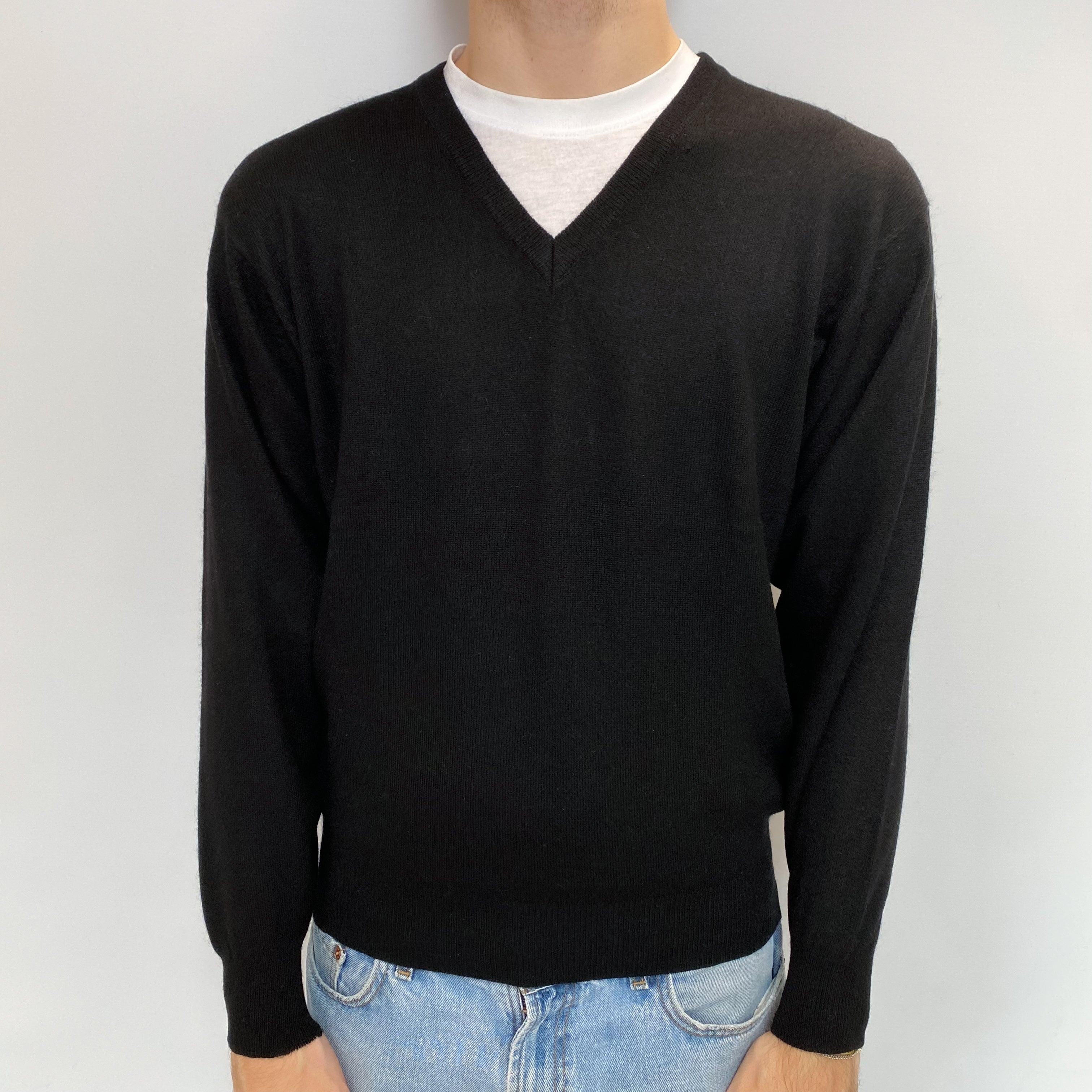 Men's Black Cashmere V Neck Jumper Large