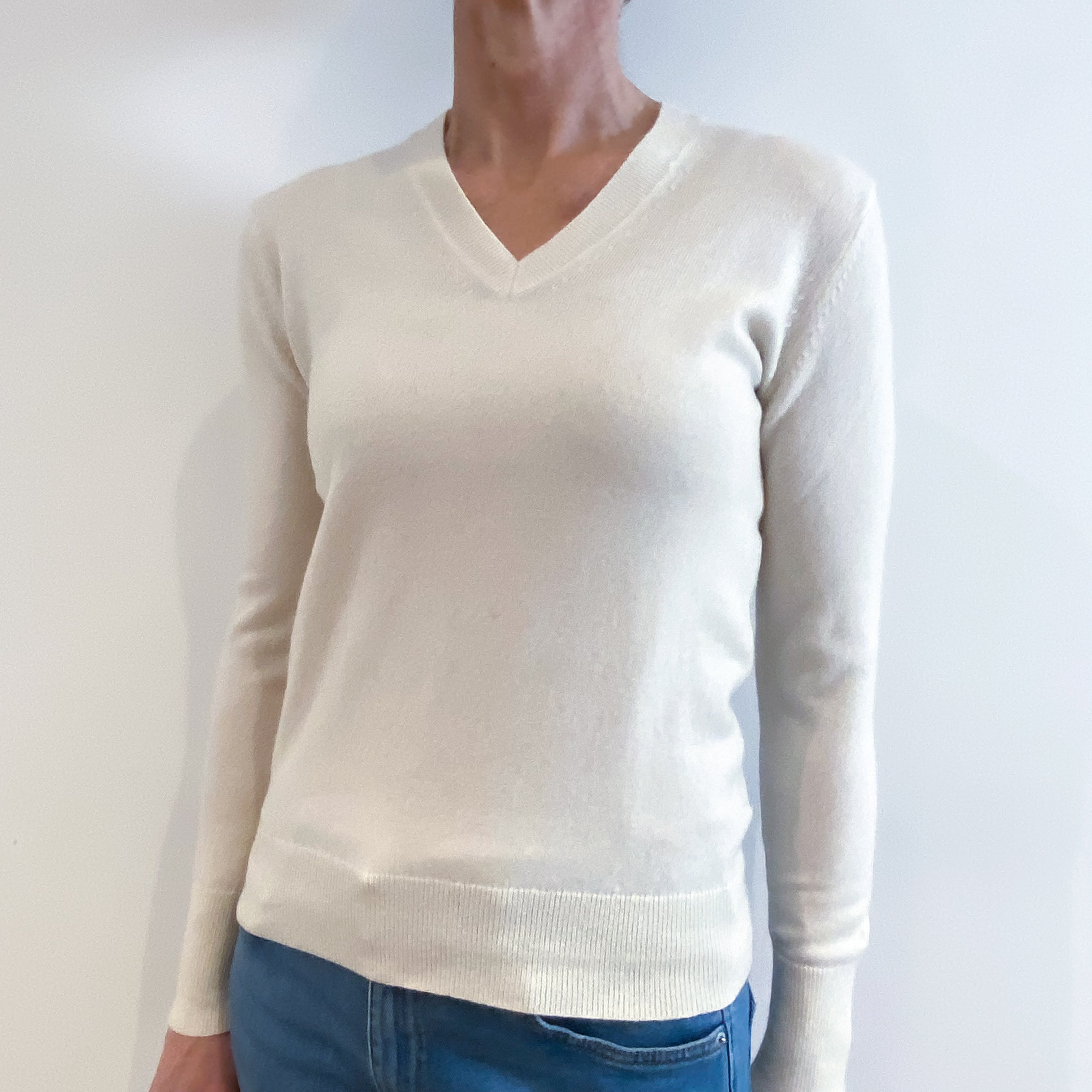 Vanilla Cream Cashmere V Neck Jumper Small