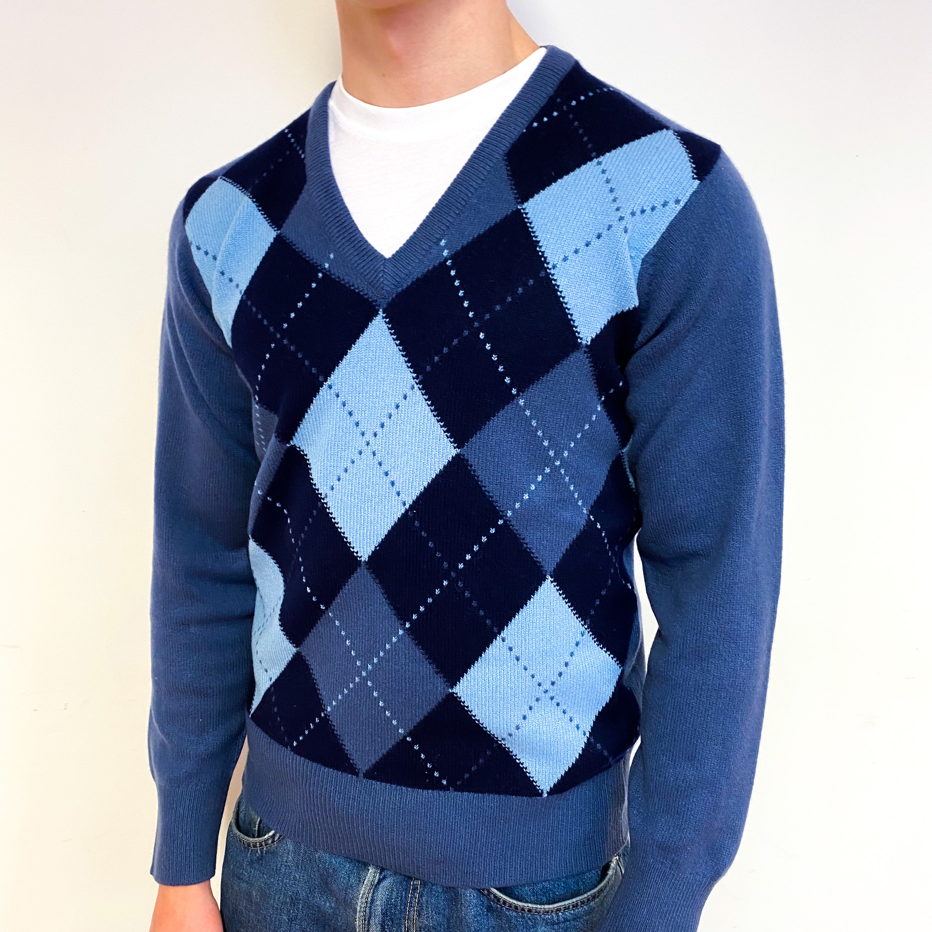 Men's Scottish Stone Blue Diamond Cashmere V-Neck Jumper Small