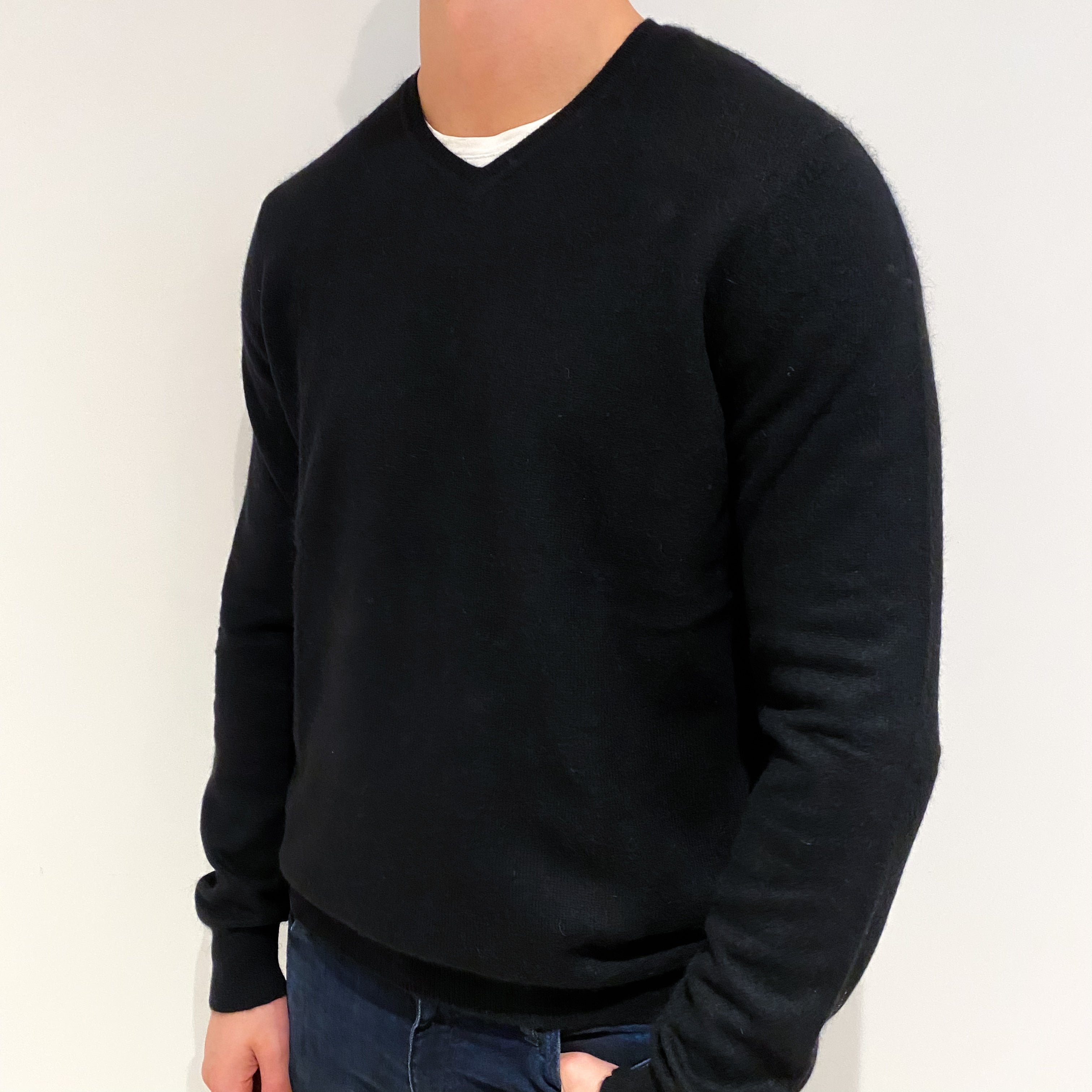 Men's Black Cashmere V Neck Jumper XL