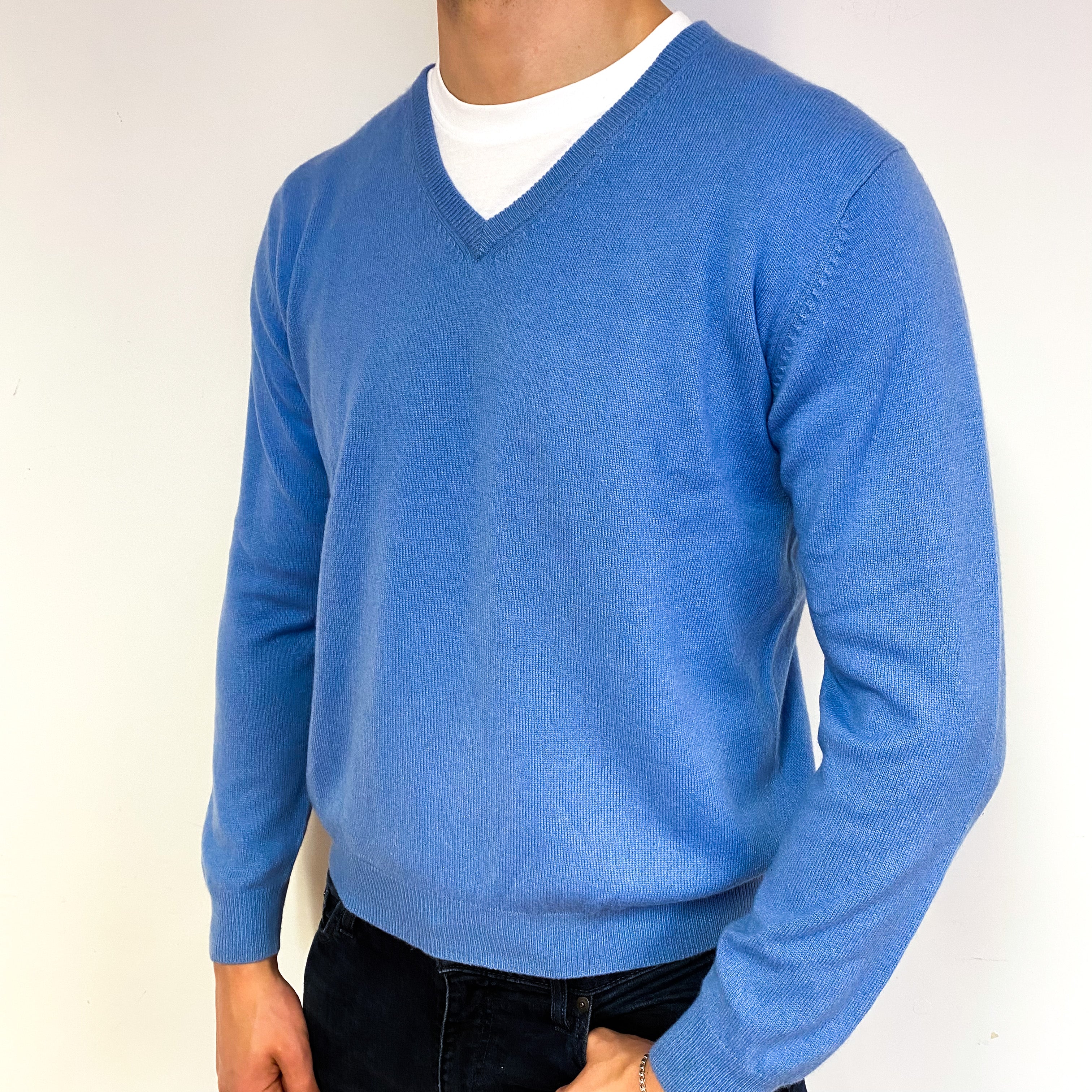 Men's Sky Blue Lightweight Cashmere V-Neck Jumper Extra Large