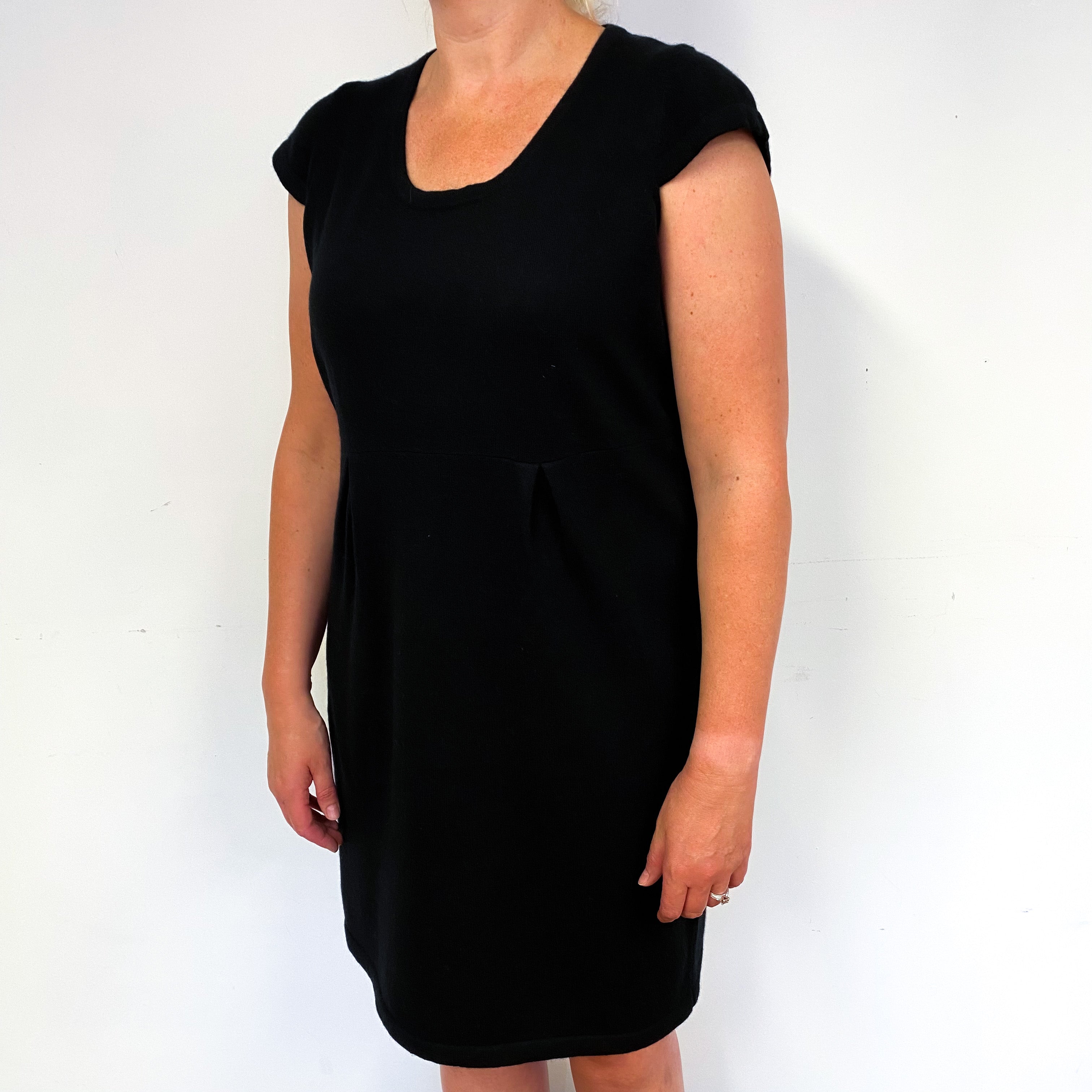 Black Capped Sleeve Cashmere Scoop Neck Dress Large