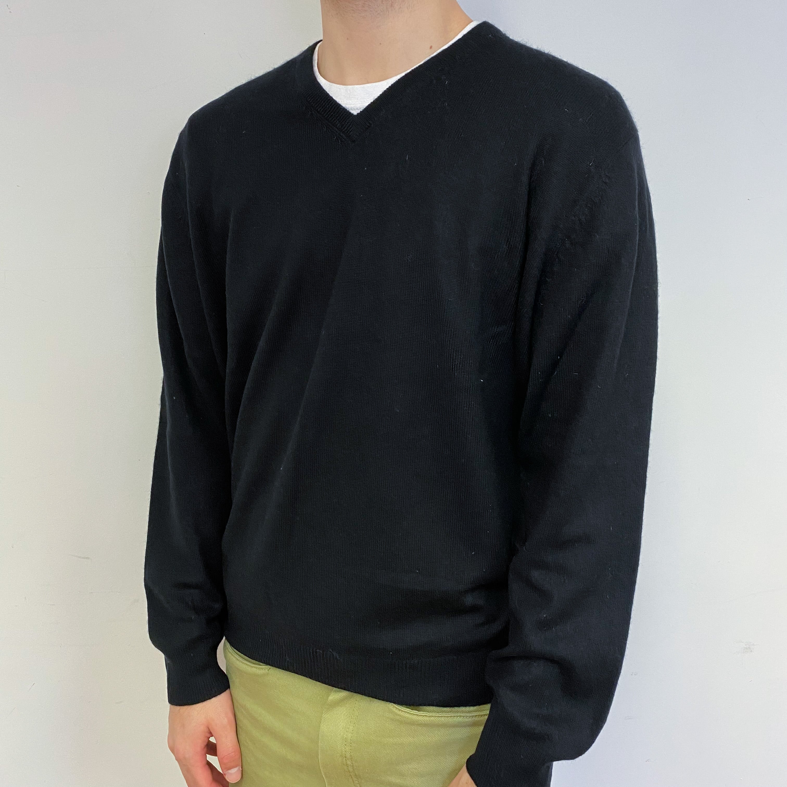 Men’s Black V Neck Jumper Large