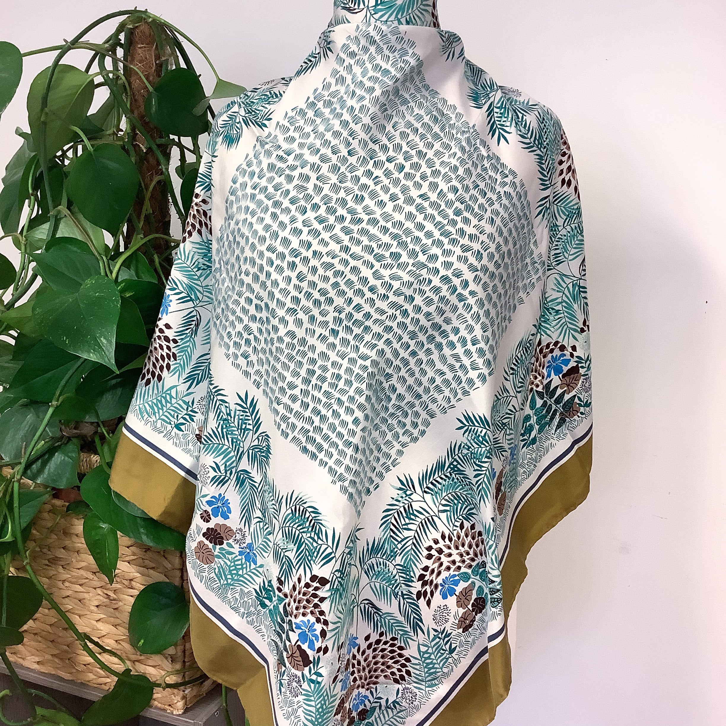 Davinci 1980s Floral Vintage Silk Scarf