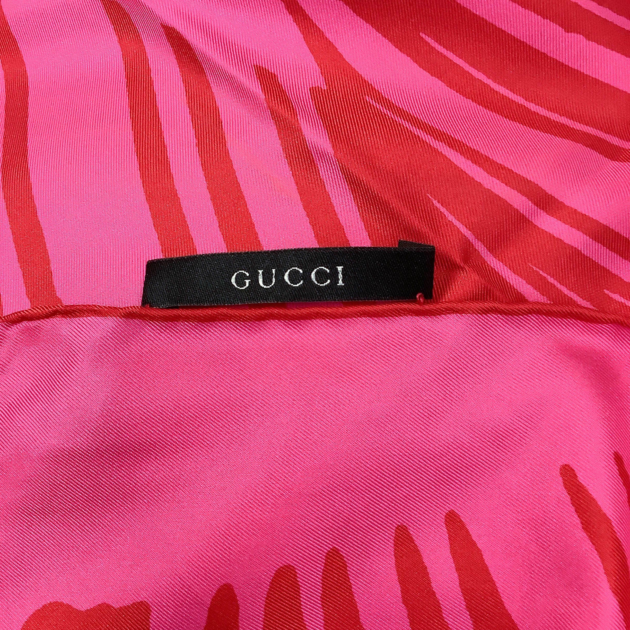 Stunning Pink Gucci Designer Large Modern Silk Scarf