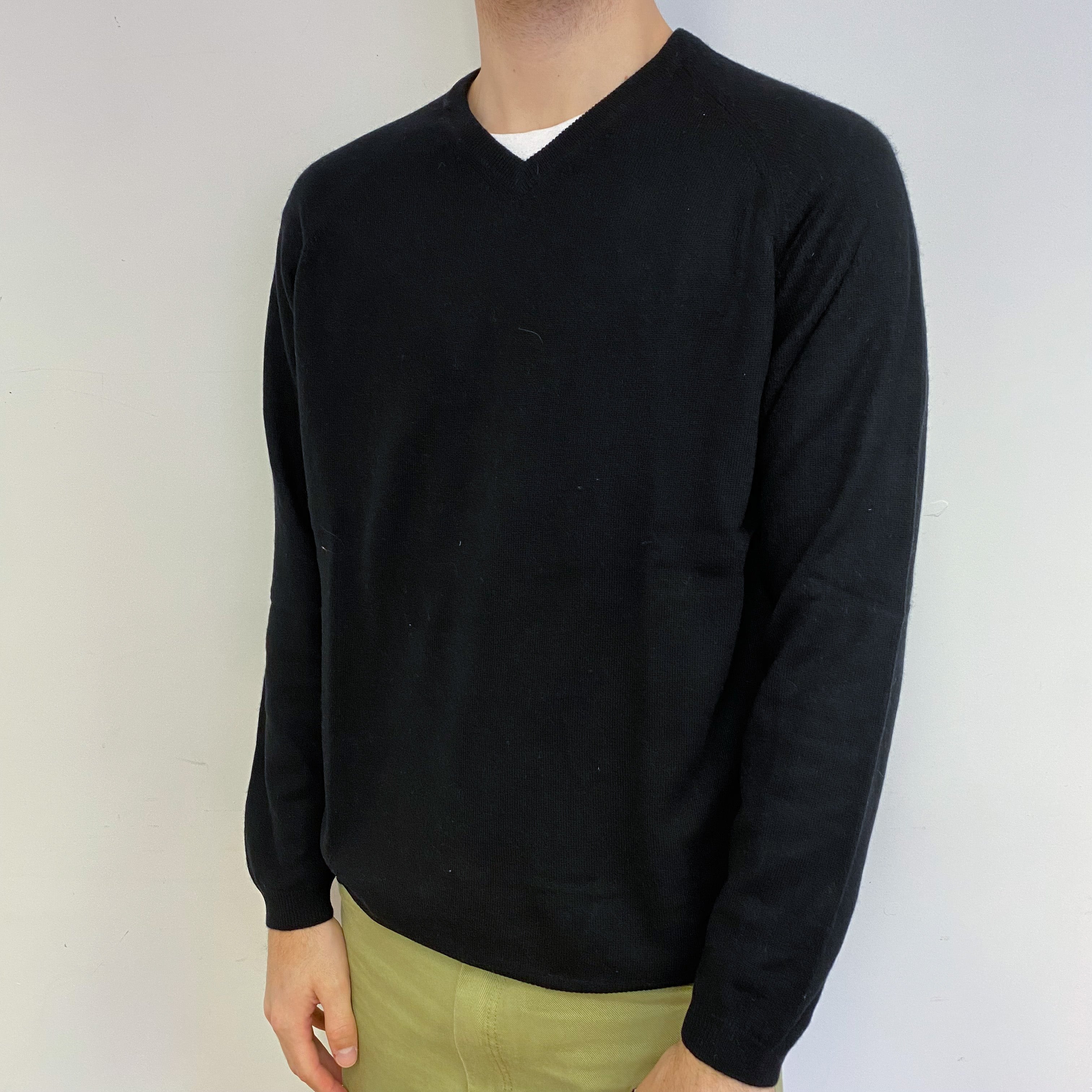 Men’s Black V Neck Jumper Large