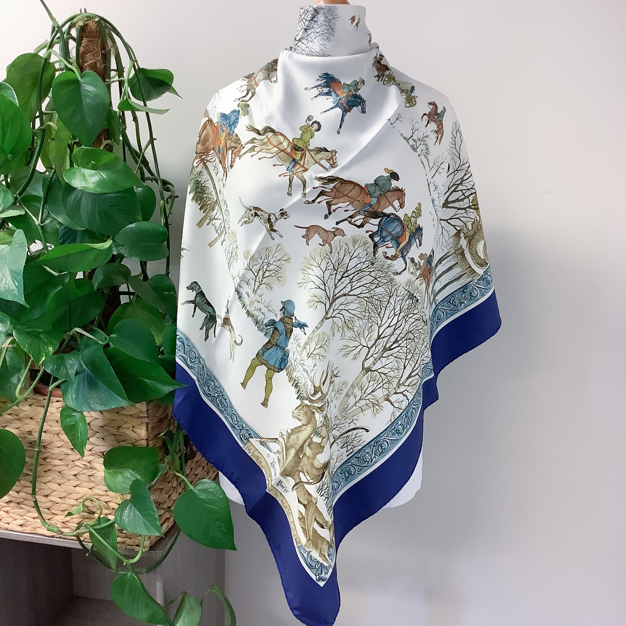 Boxed Hermes L’Hiver Philippe Ledoux 1969 Designer Silk Scarf