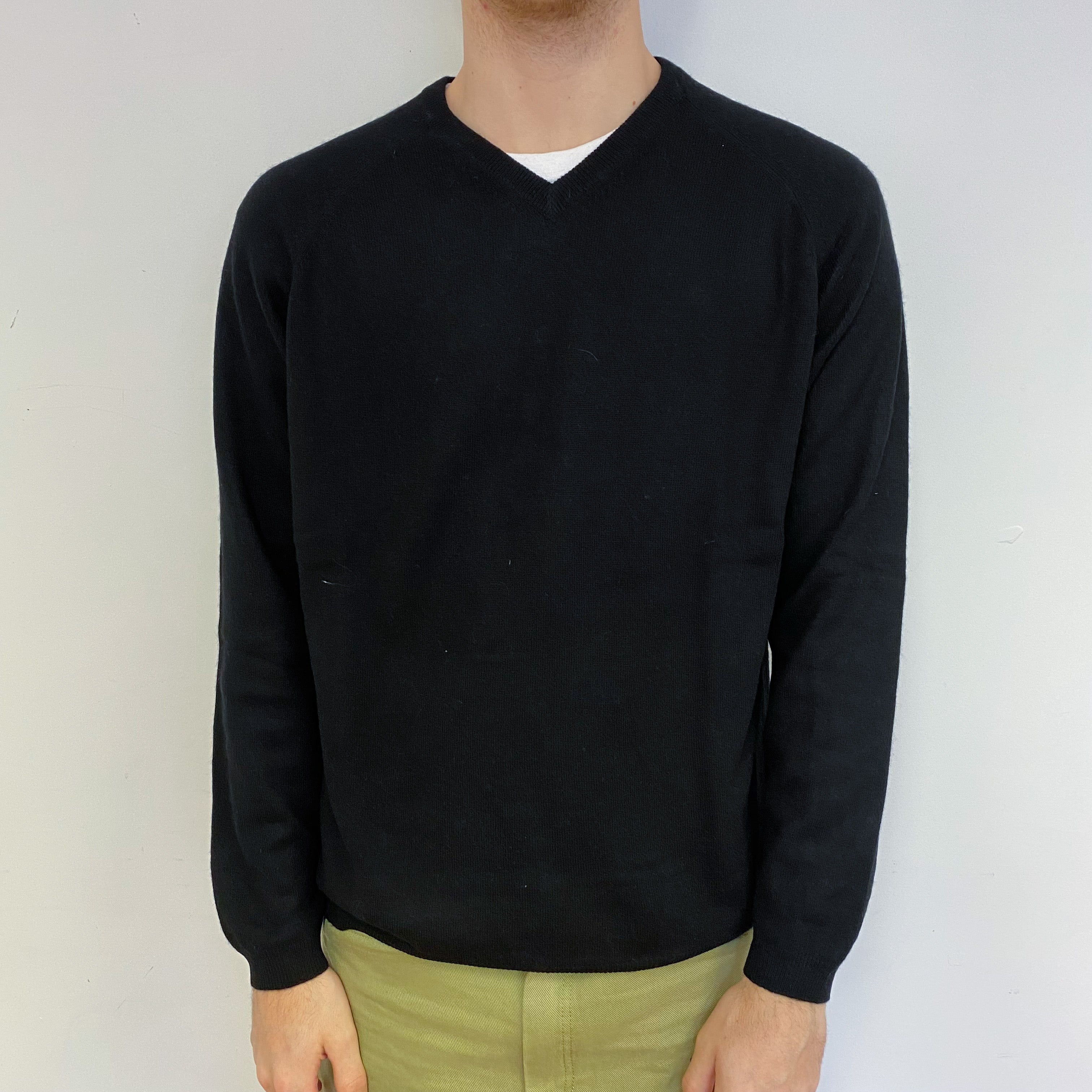 Men’s Black V Neck Jumper Large