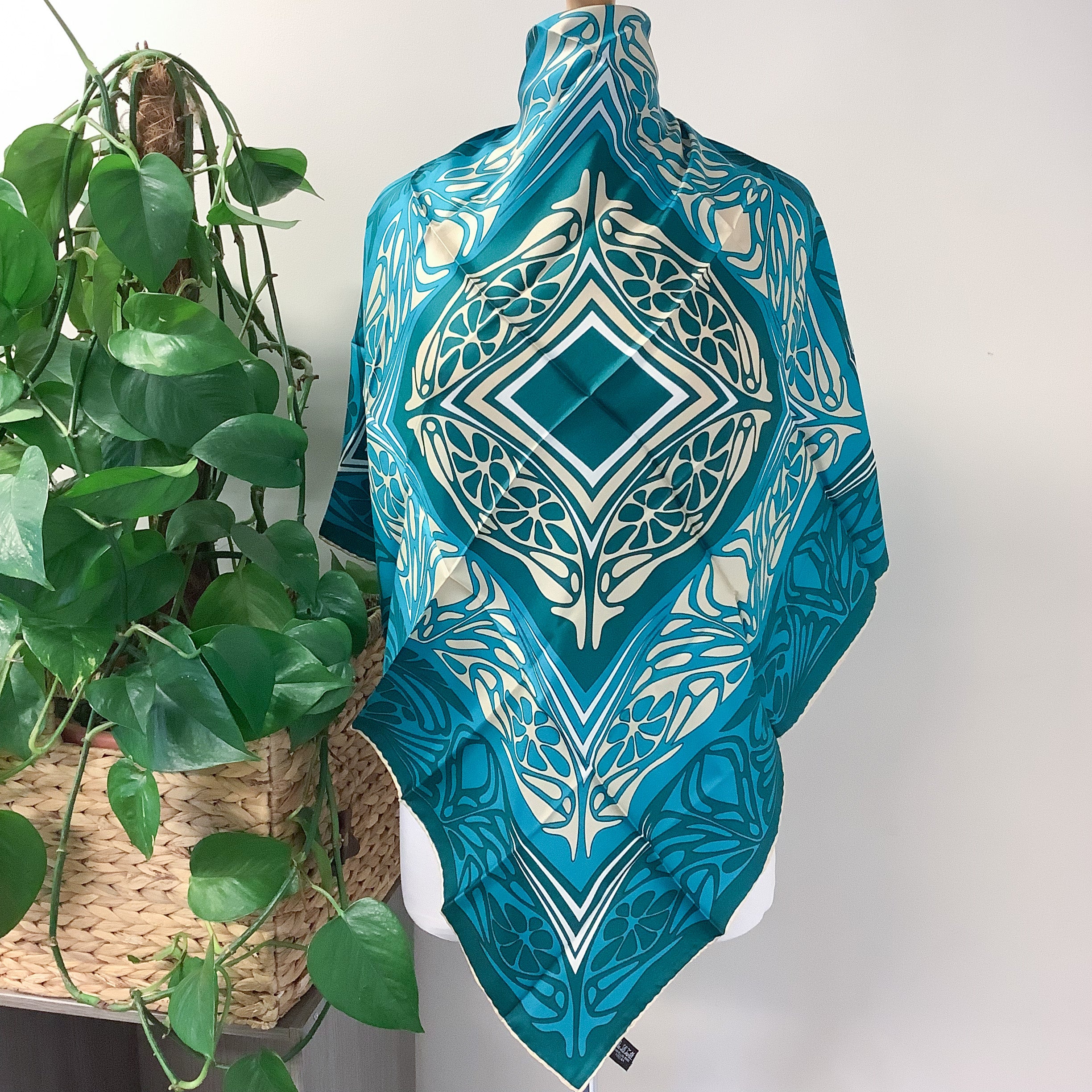Stunning 1970s Unworn Vintage Silk Scarf