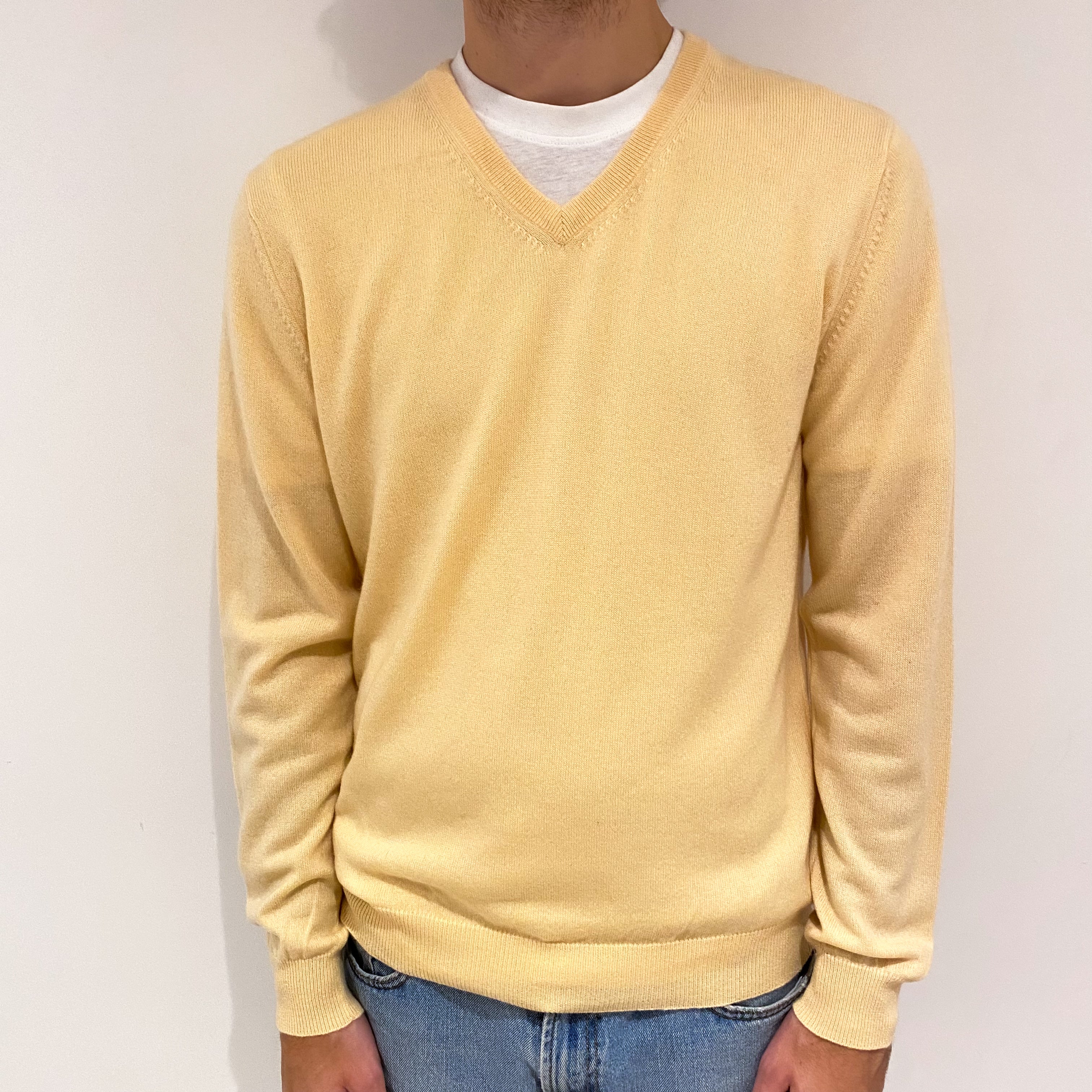 Men's Pale Yellow Cashmere V-Neck Jumper Large