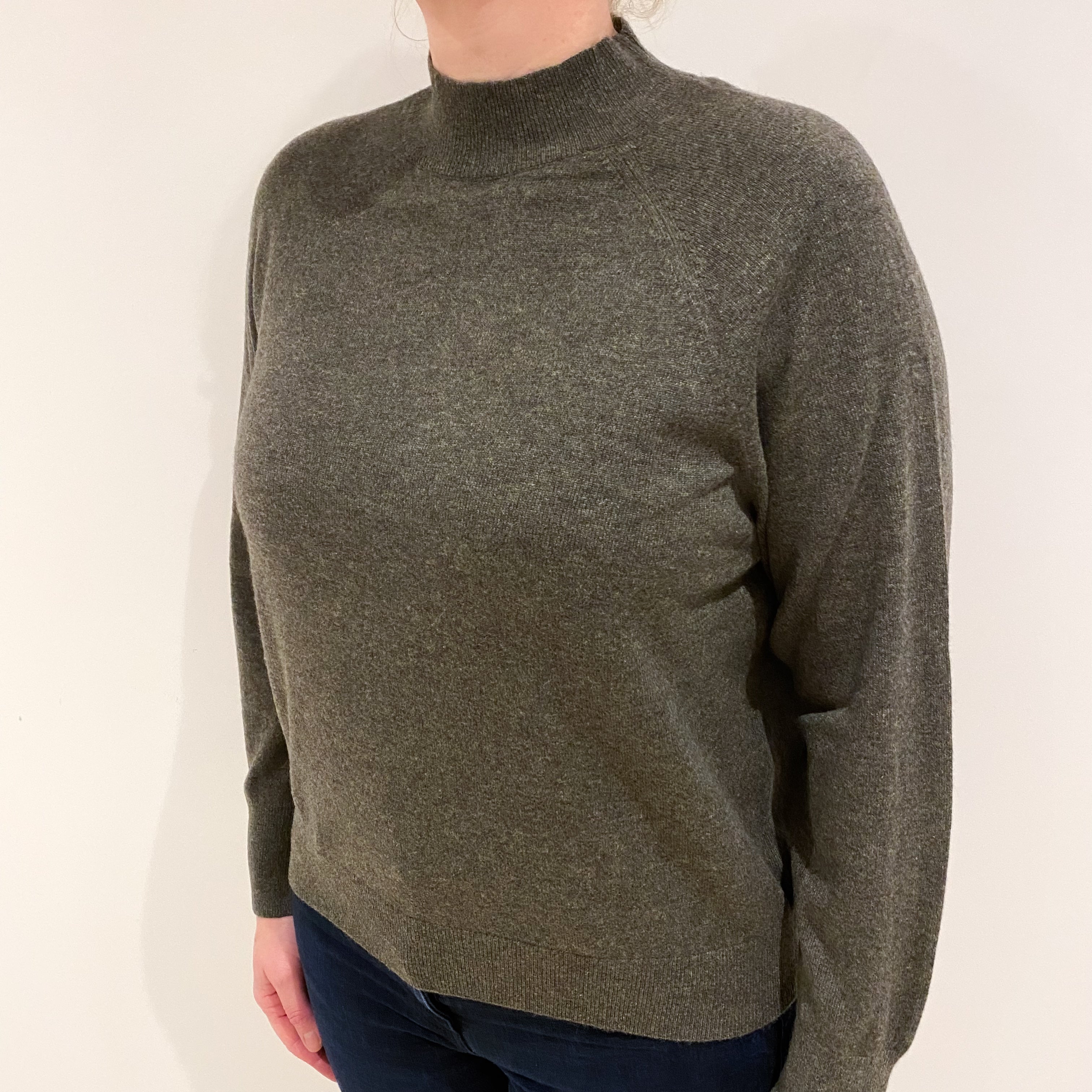 Everlane Khaki Green Cashmere Turtle Neck Jumper Large