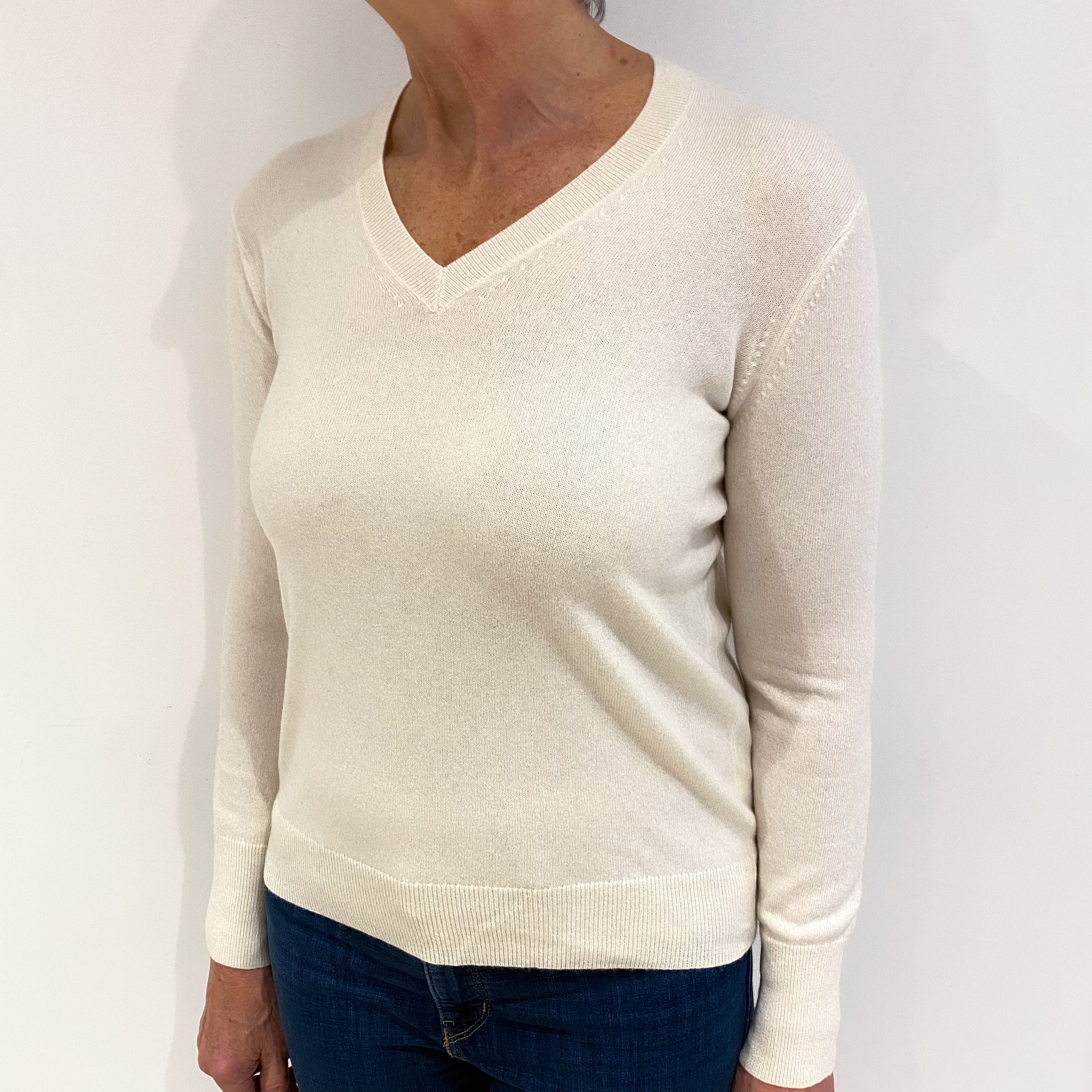 Vanilla Cream Cashmere V Neck Jumper Medium