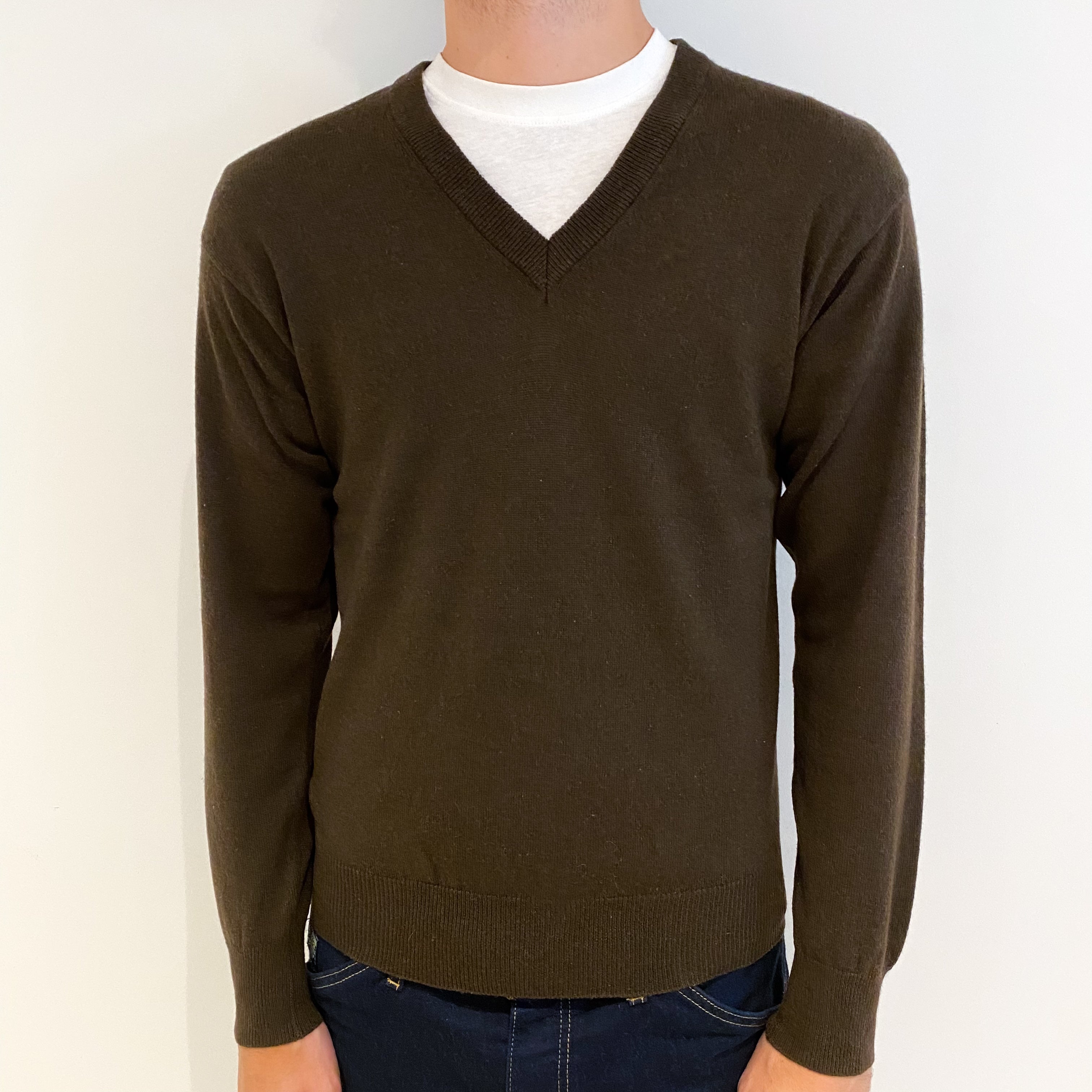 Men's Vintage Chocolate Brown Cashmere V-Neck Jumper Medium