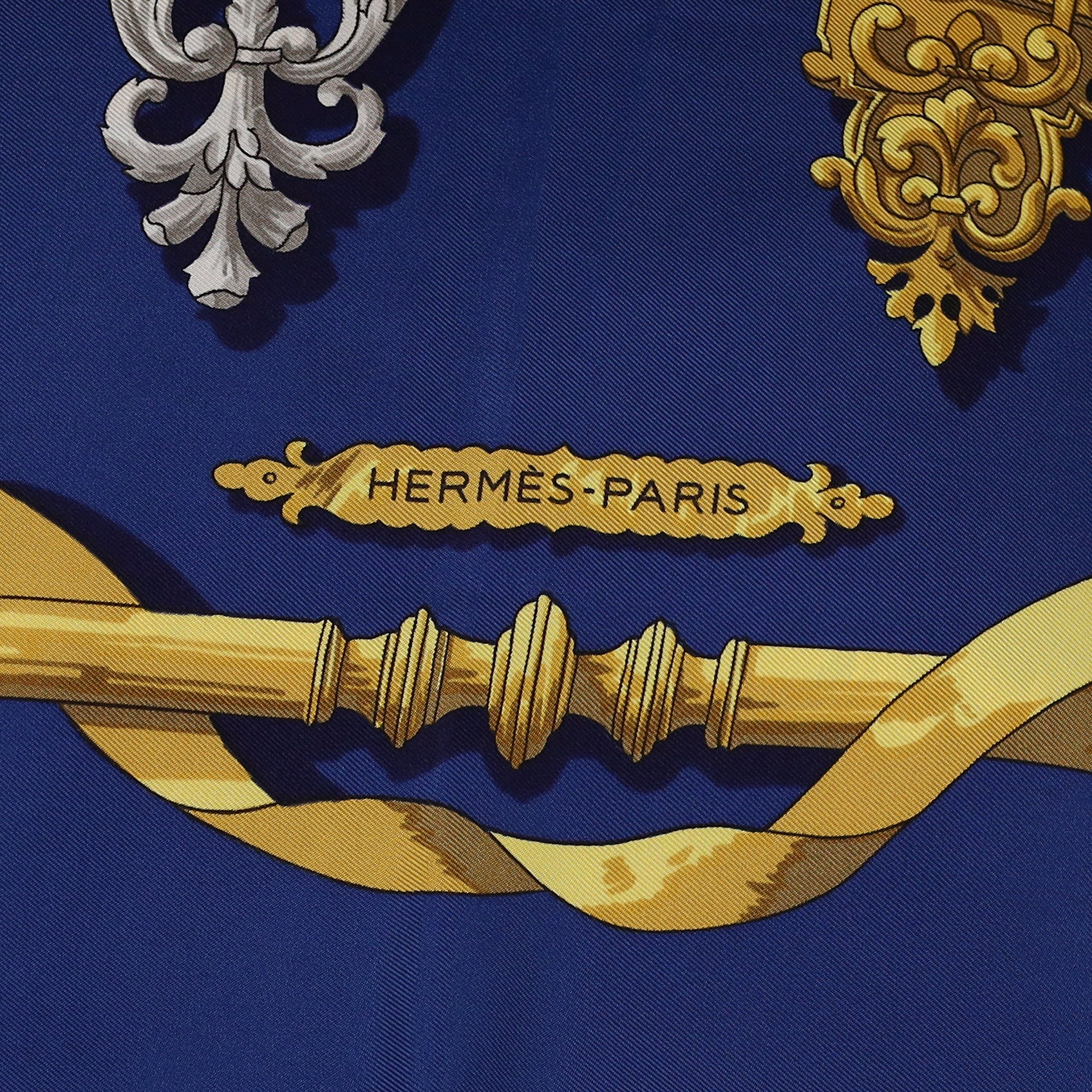 Brand New Boxed Hermès Ferronnerie Silk Scarf