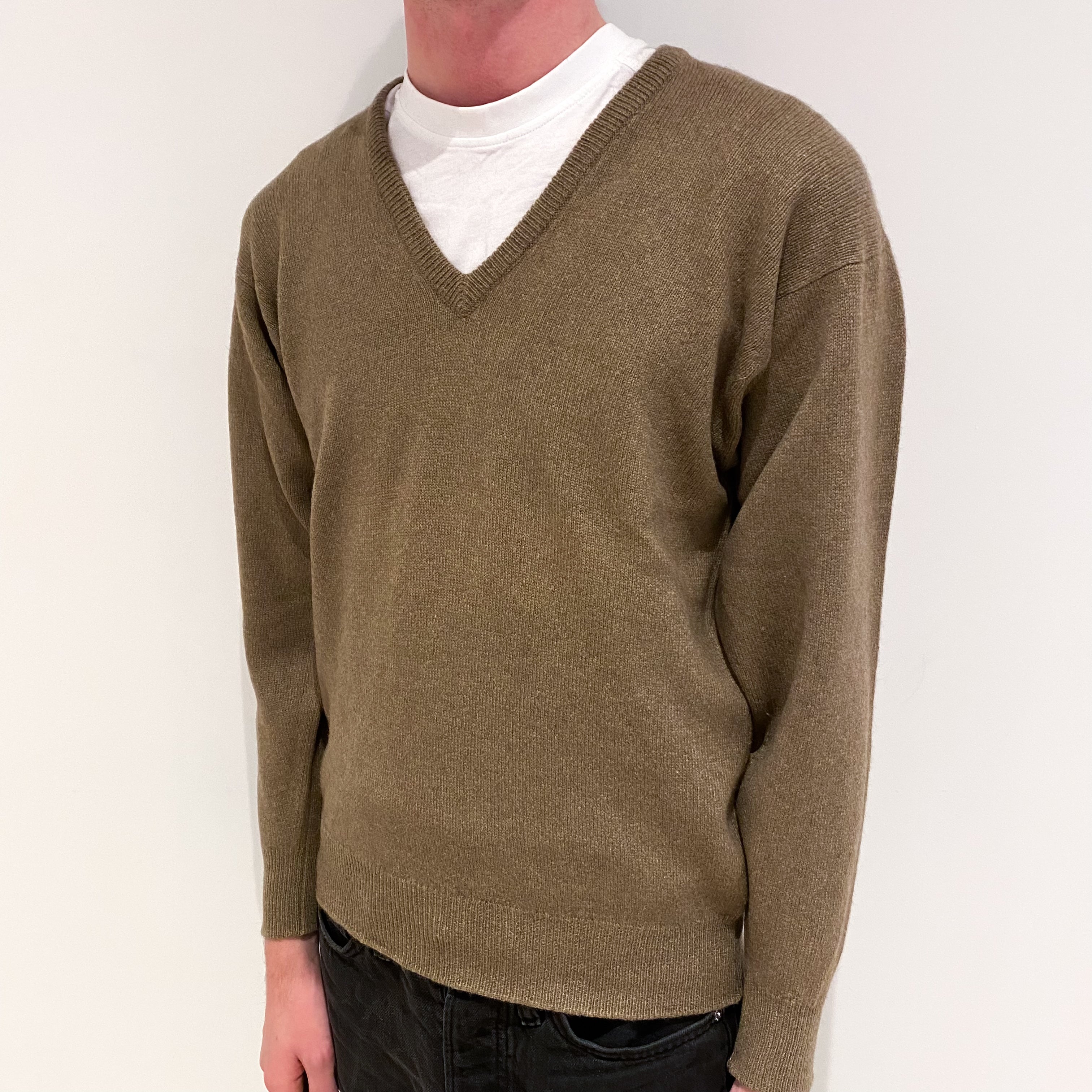 Men's Vintage Scottish Mocha Brown Cashmere V-Neck Jumper Small