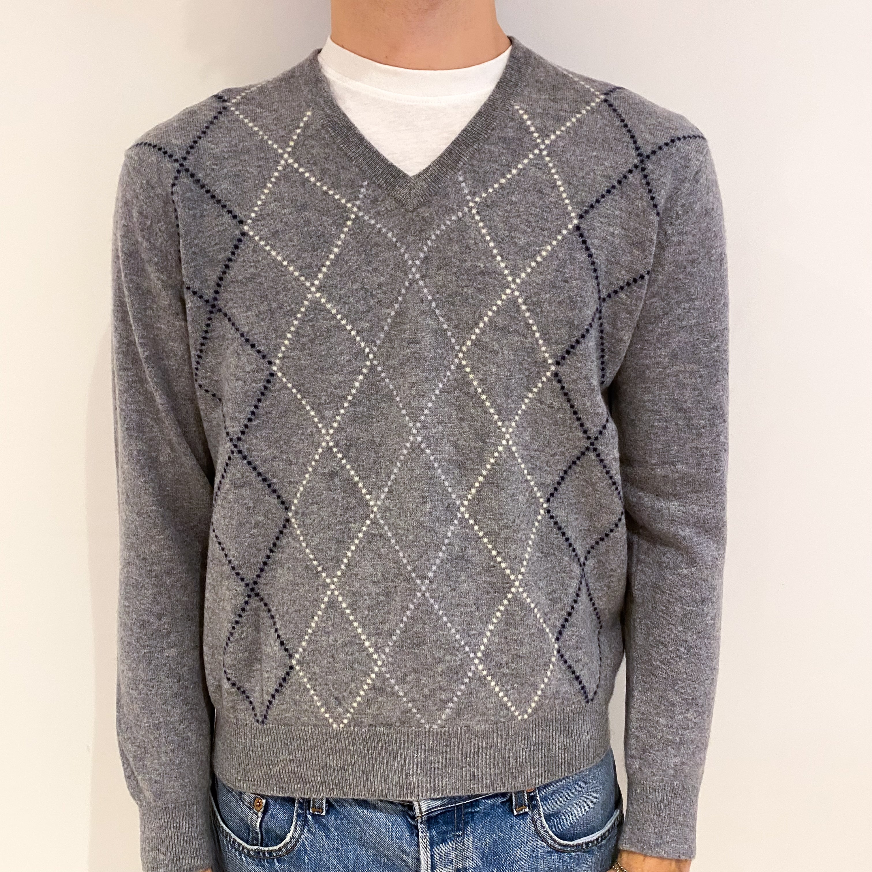 Men's Ash Grey Diamond Cashmere V Neck Jumper Medium