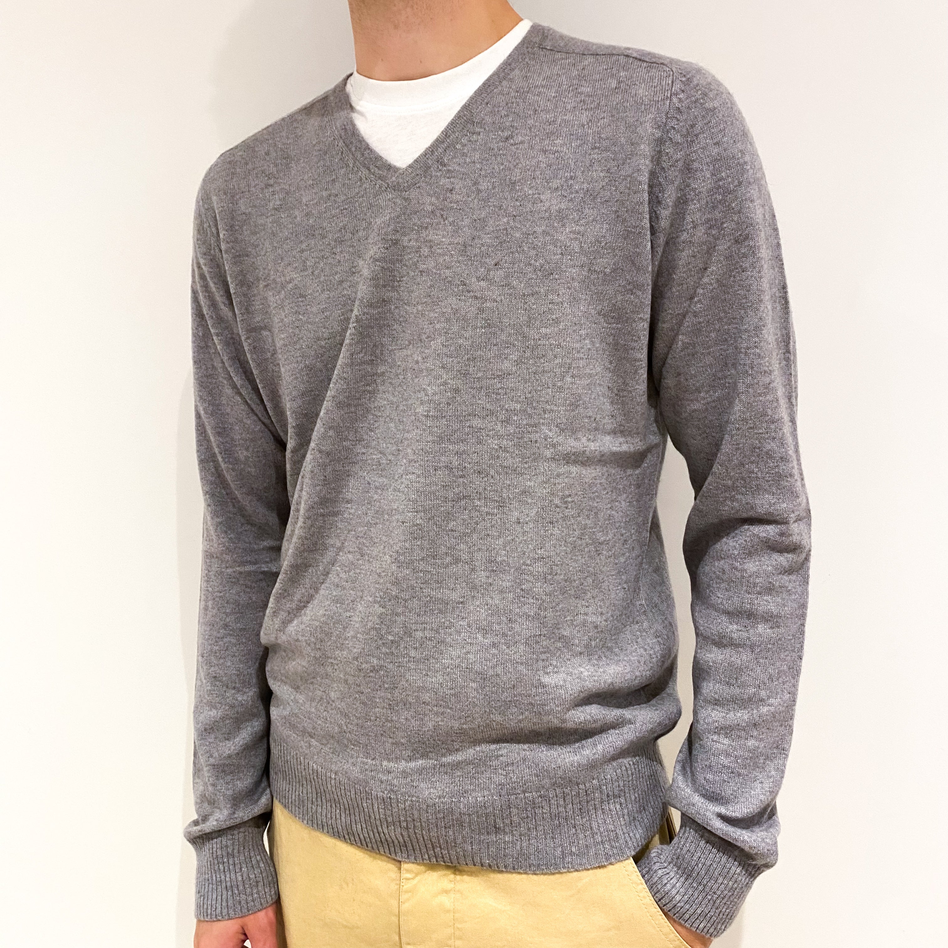 Men's Smoke Grey Cashmere V-Neck Jumper Large