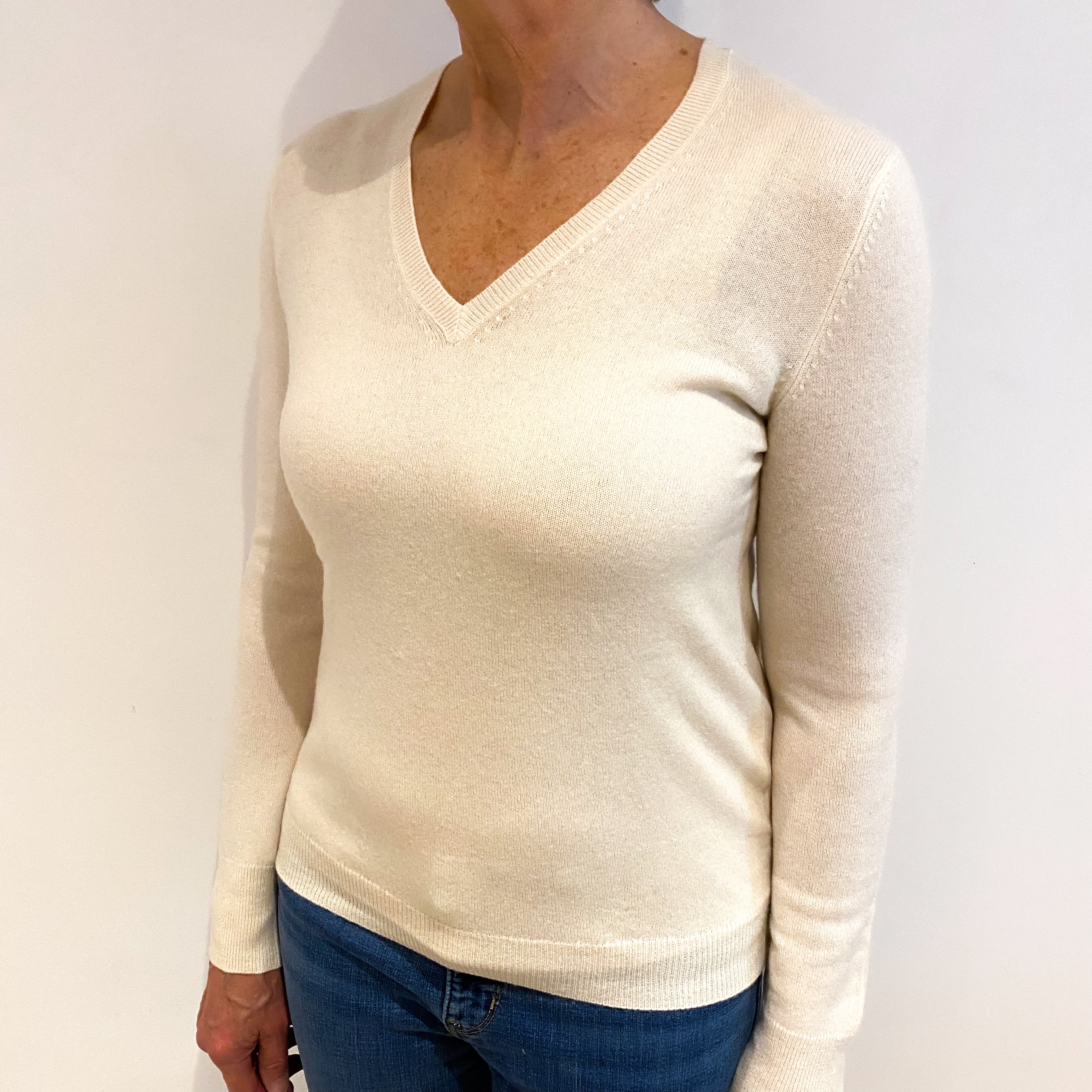 Vanilla Cream Cashmere V Neck Jumper Medium