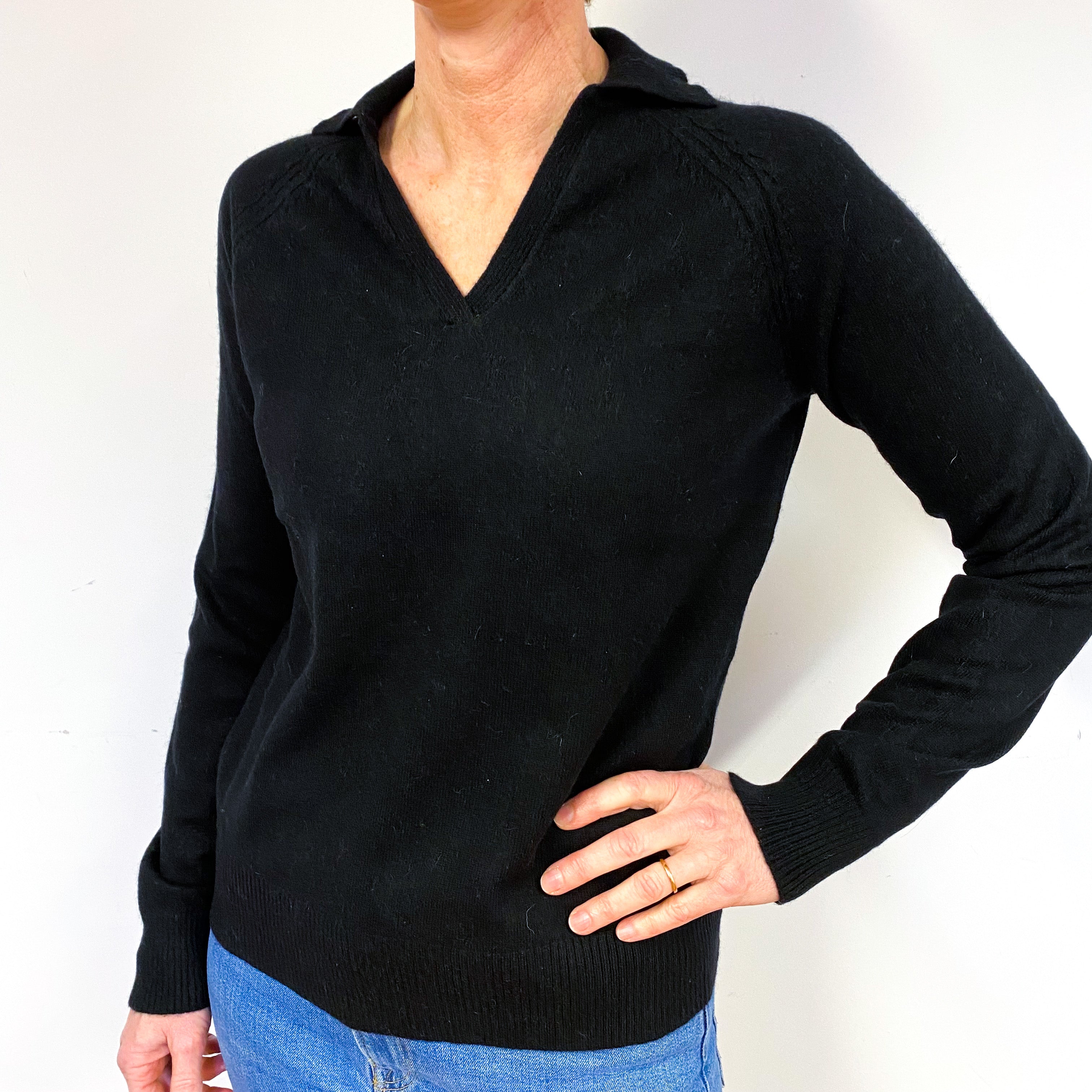 Black Collared Cashmere V-Neck Jumper Medium