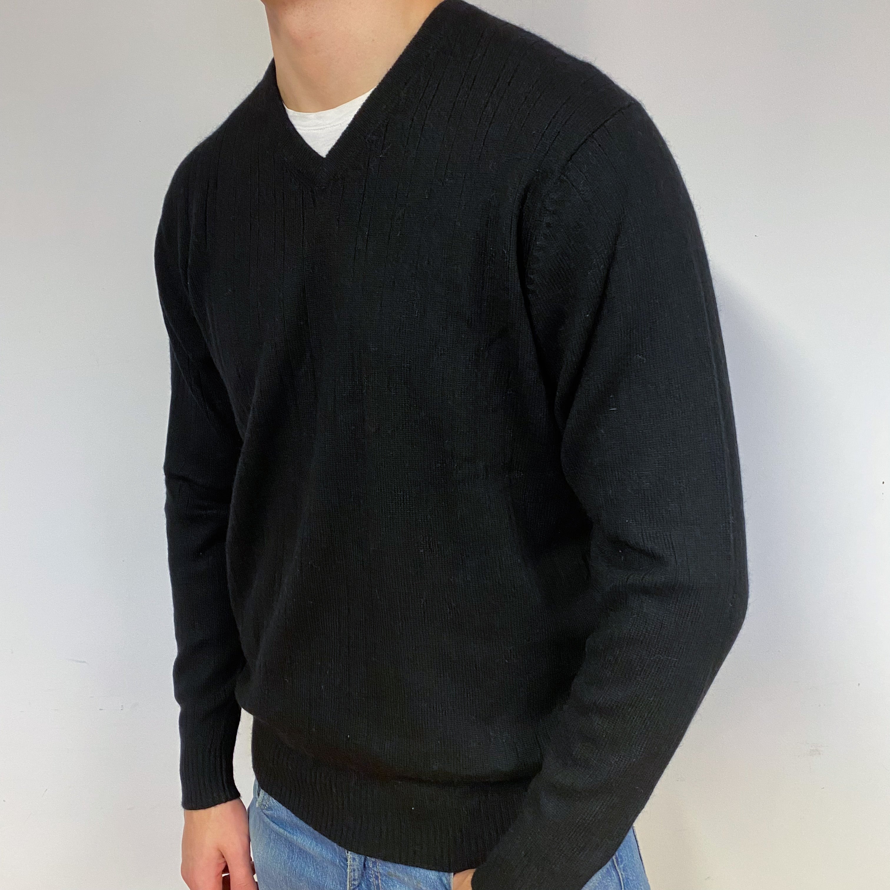 Men's Black Ribbed Cashmere V-Neck Jumper Extra Large.