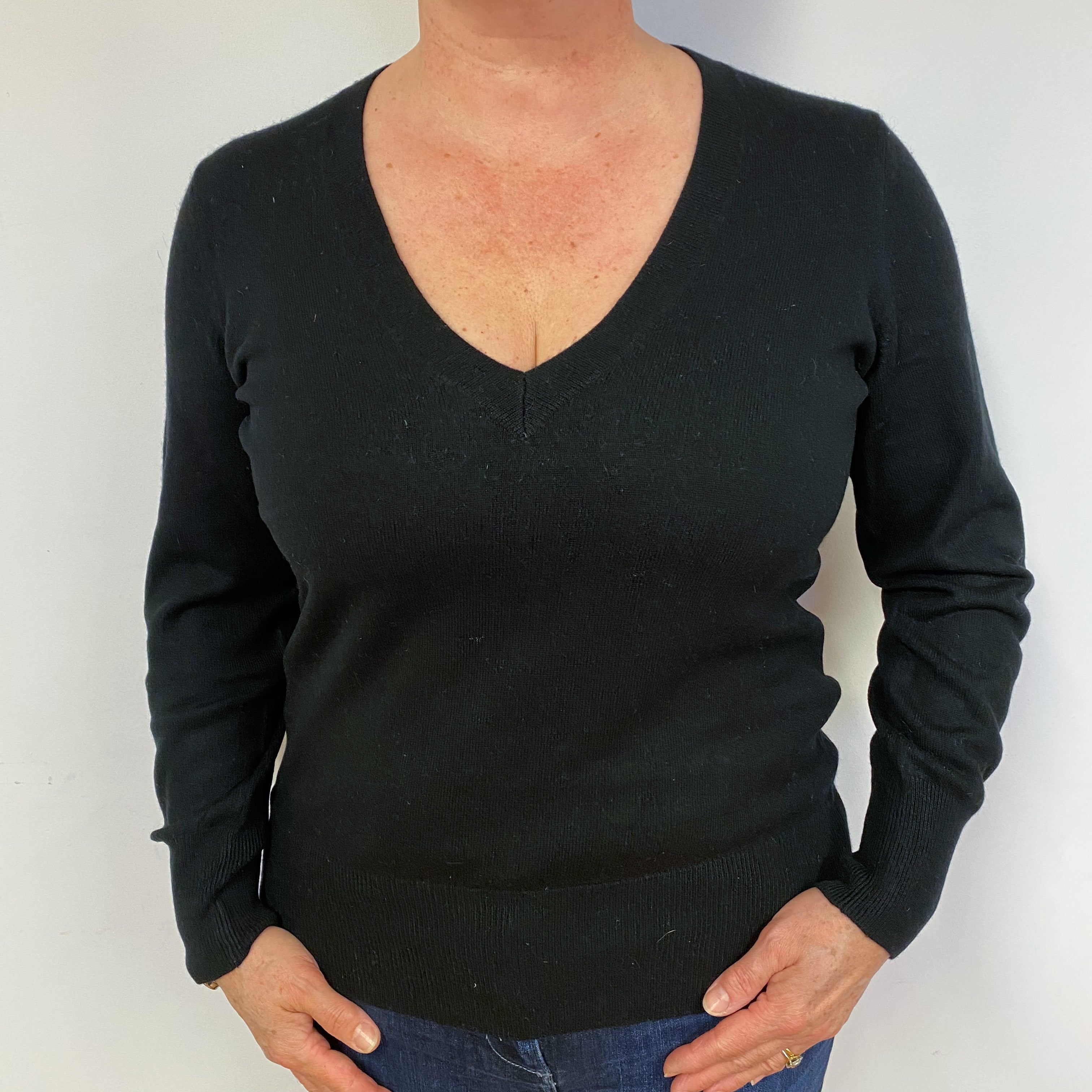Black Cashmere V-Neck Jumper Large.