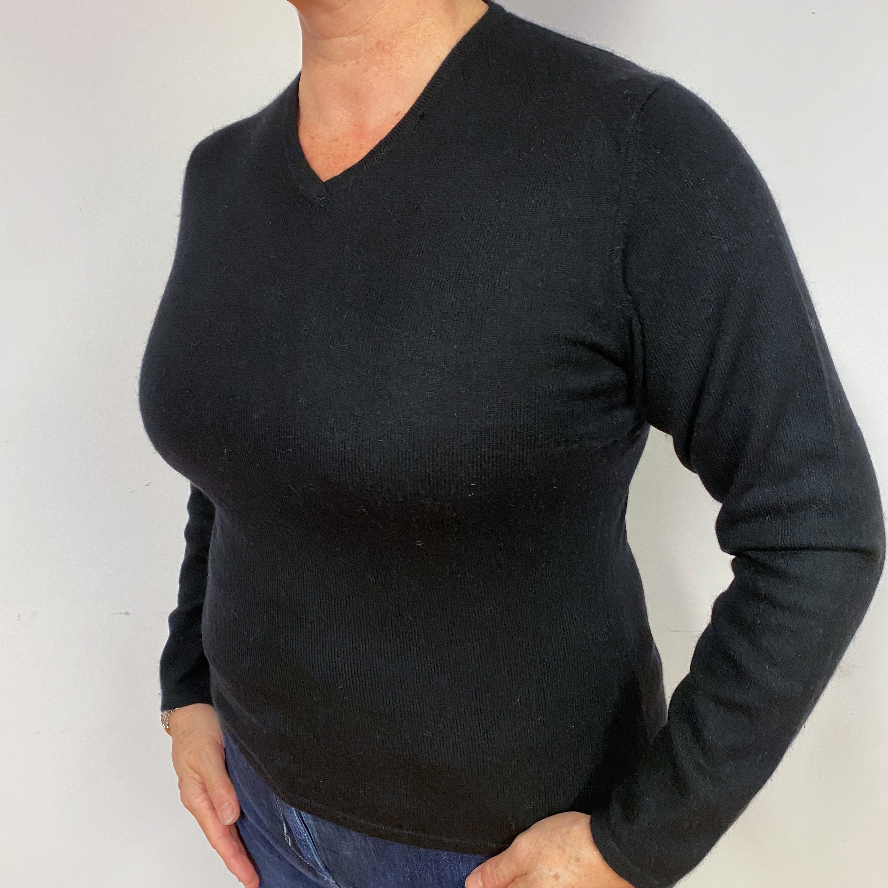 Black Cashmere V-Neck Jumper Large