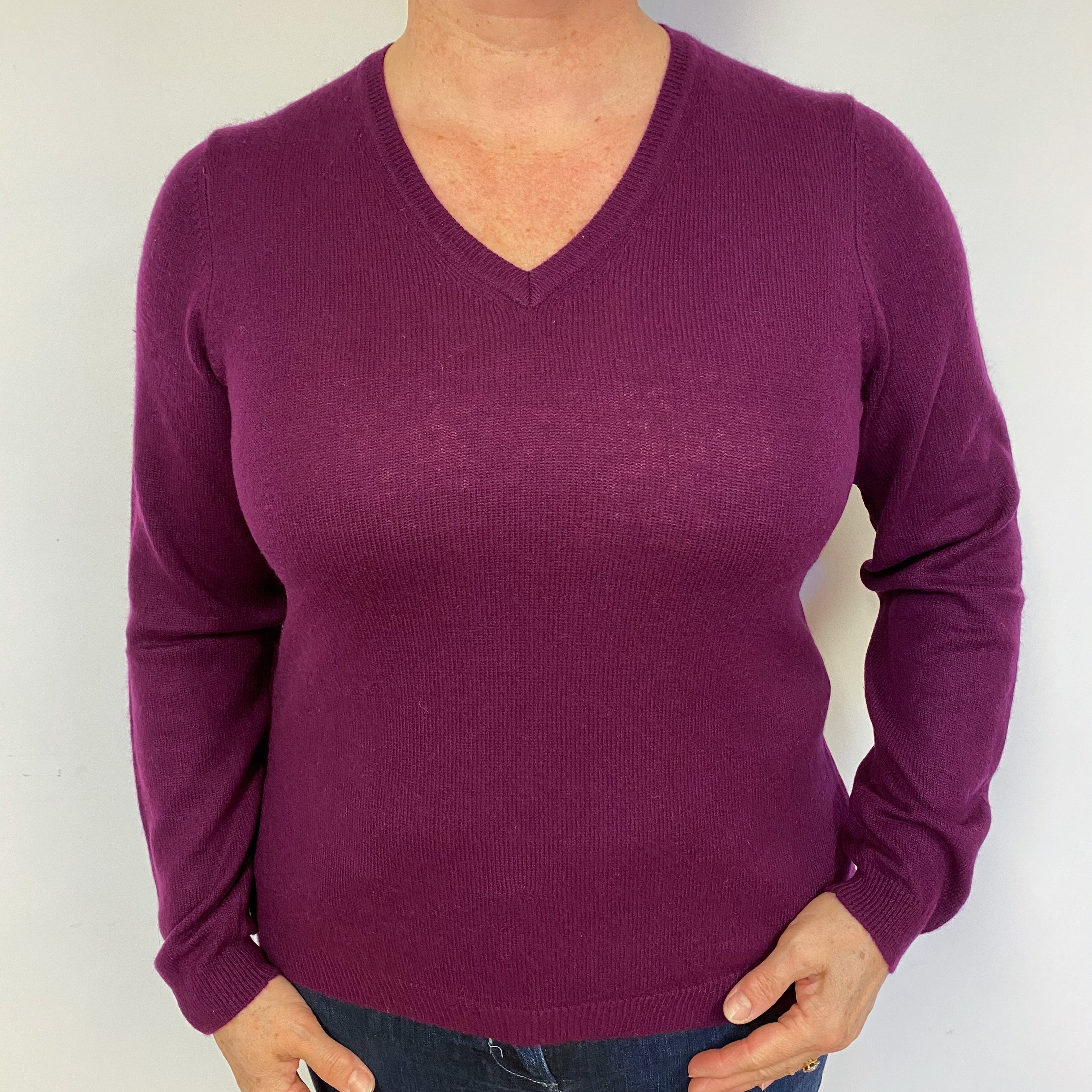 Mulberry Purple Cashmere V-Neck Jumper Large.