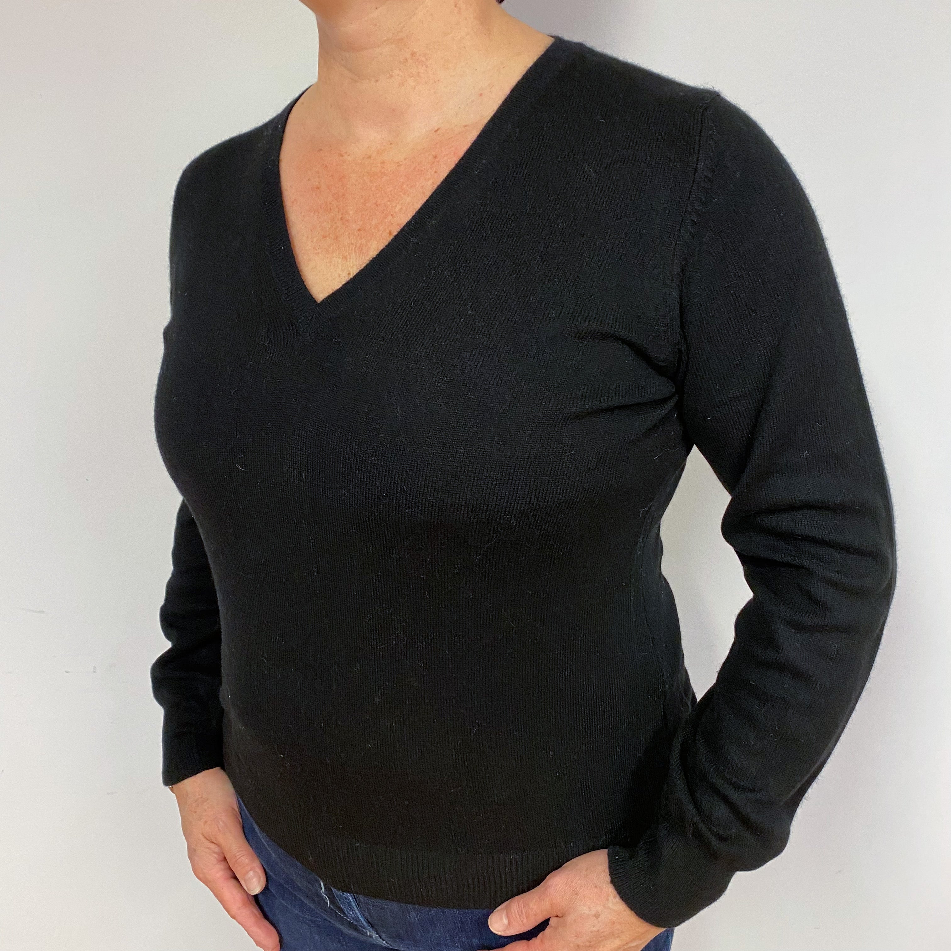 Black Cashmere V-Neck Jumper Large