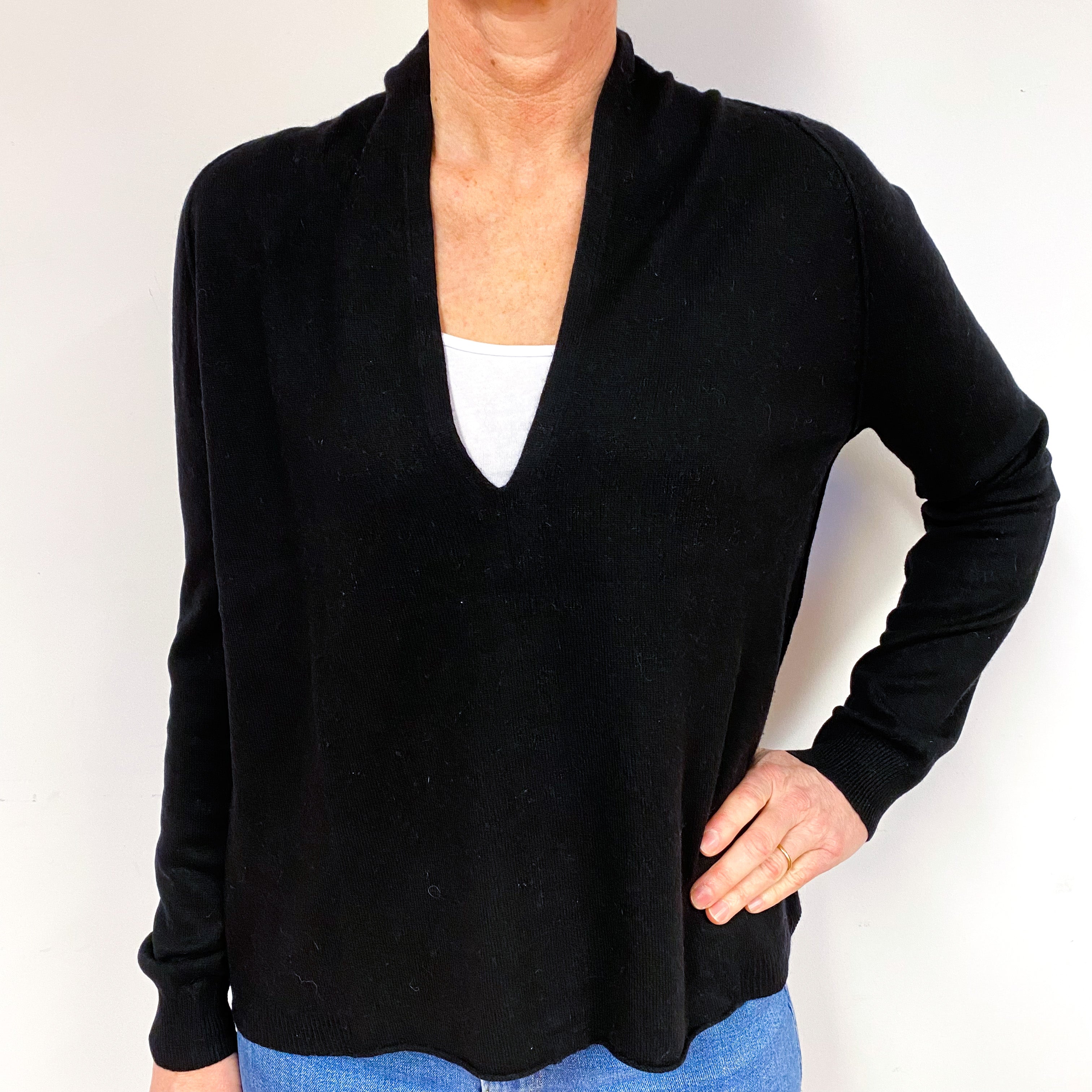 Slouchy Black Cashmere Low V-Neck Jumper Medium
