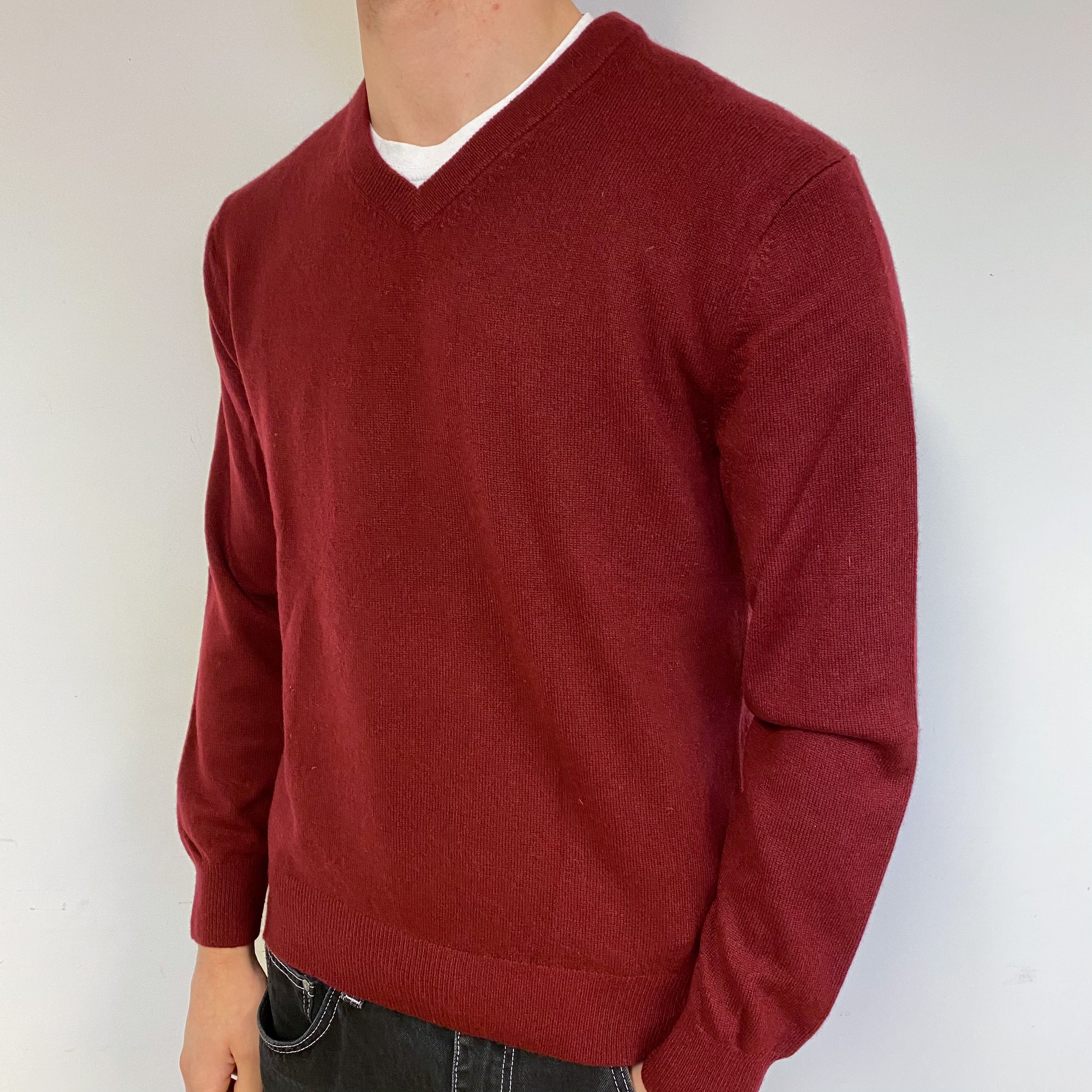 Men’s Maroon Red Cashmere V-Neck Jumper Medium