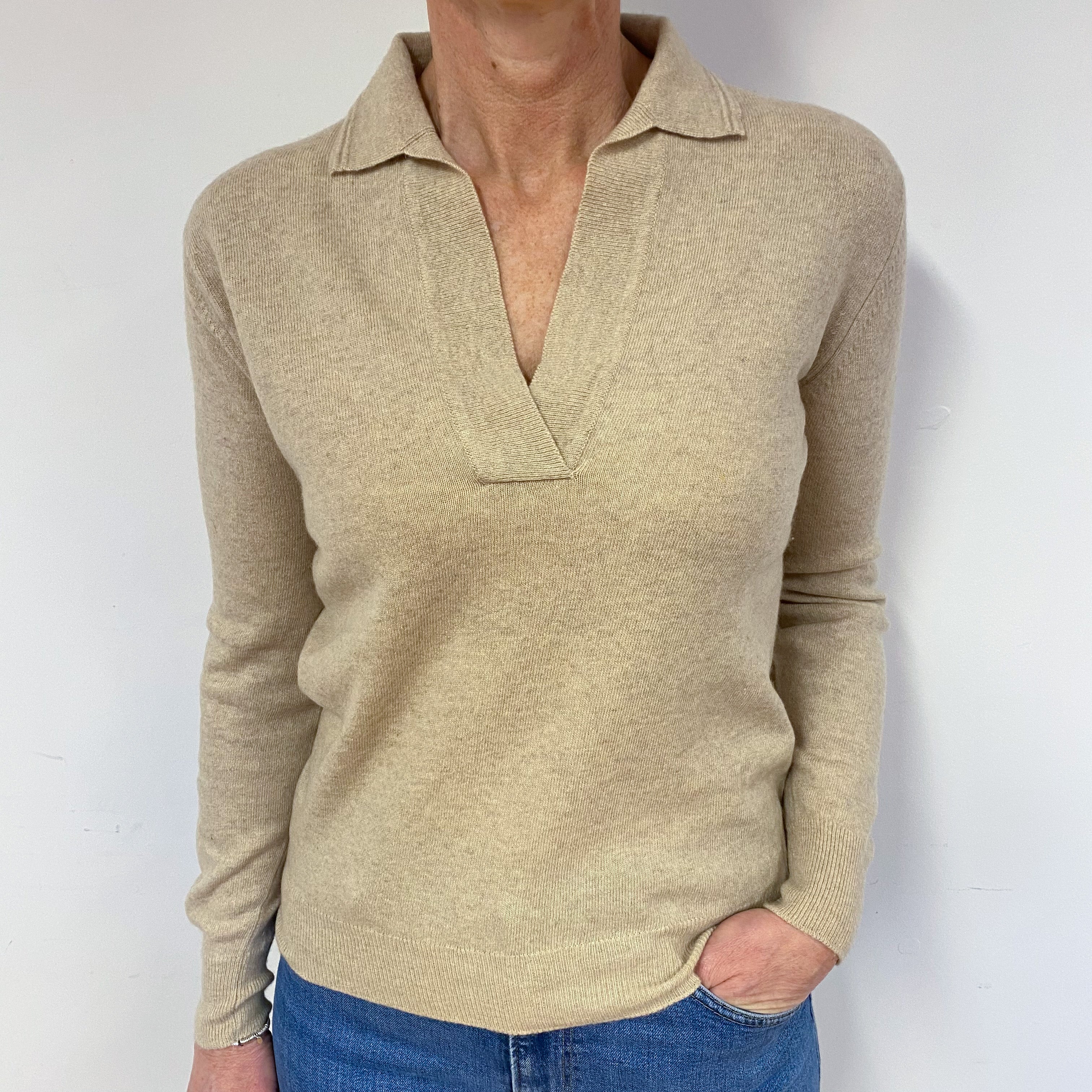 Vintage Pringle Beige V-Neck Jumper Medium